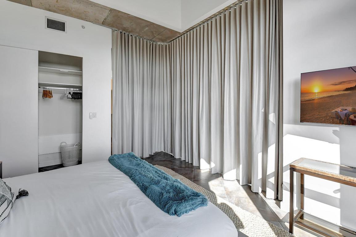 335 SE 6th Avenue 306