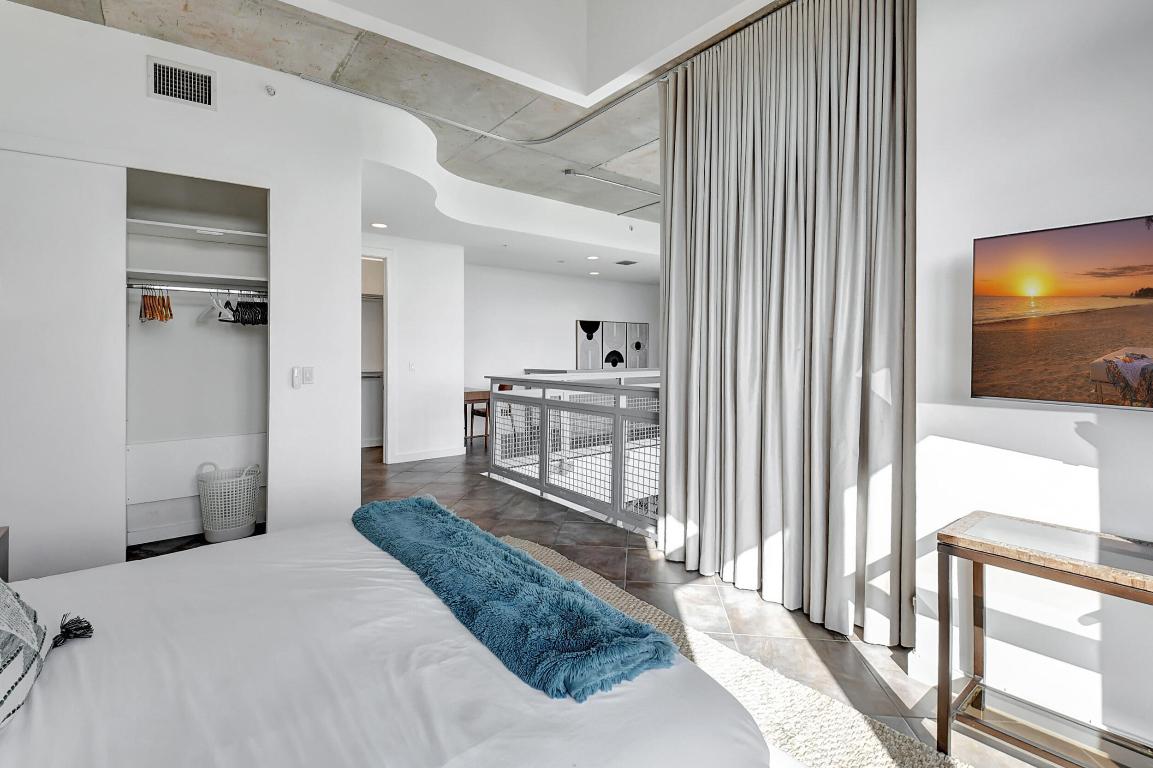 335 SE 6th Avenue 306