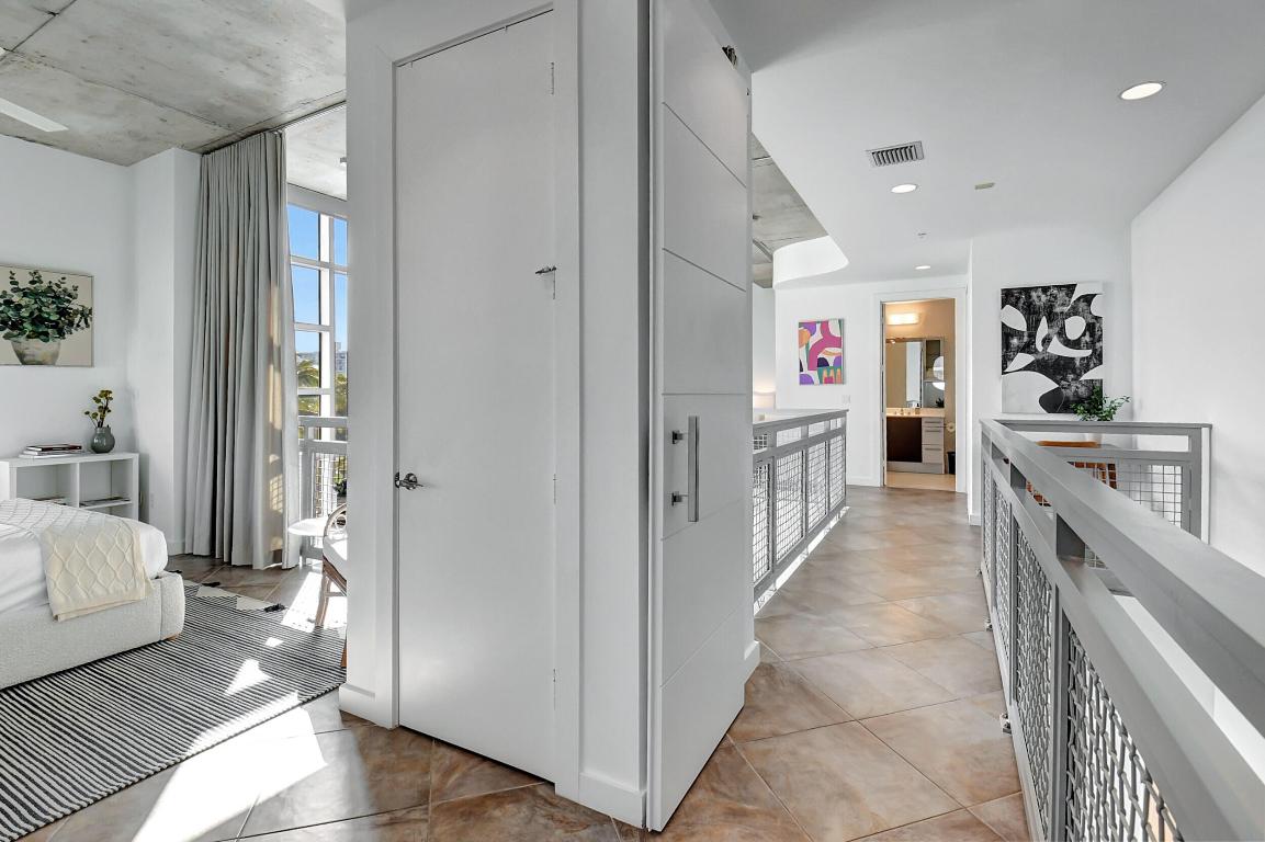 335 SE 6th Avenue 306