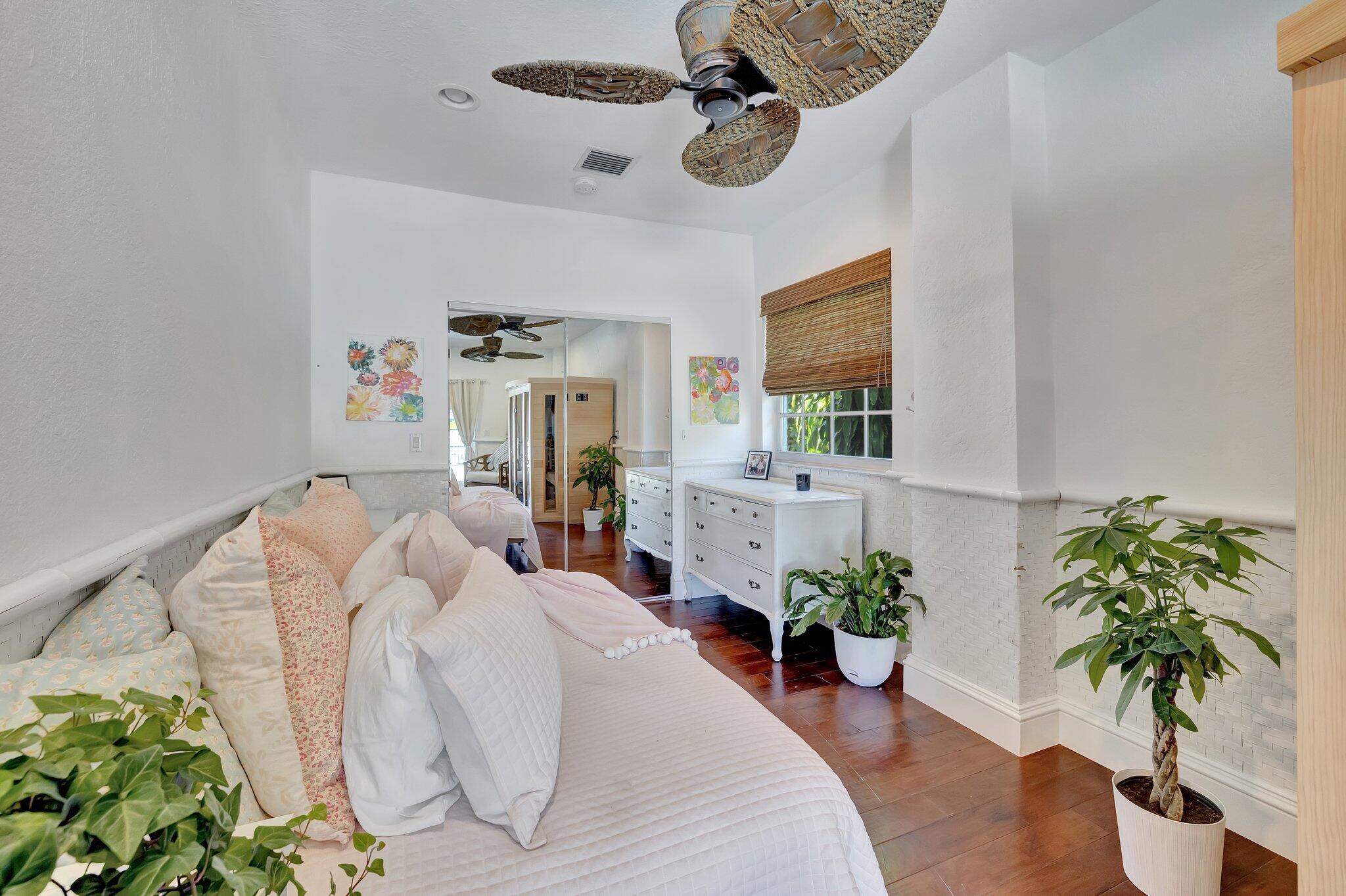 15082 Tall Oak Avenue