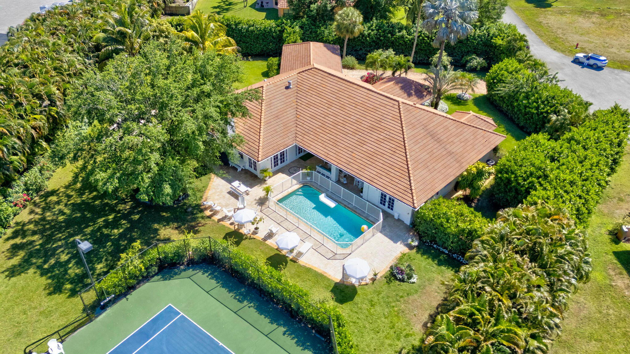 15082 Tall Oak Avenue