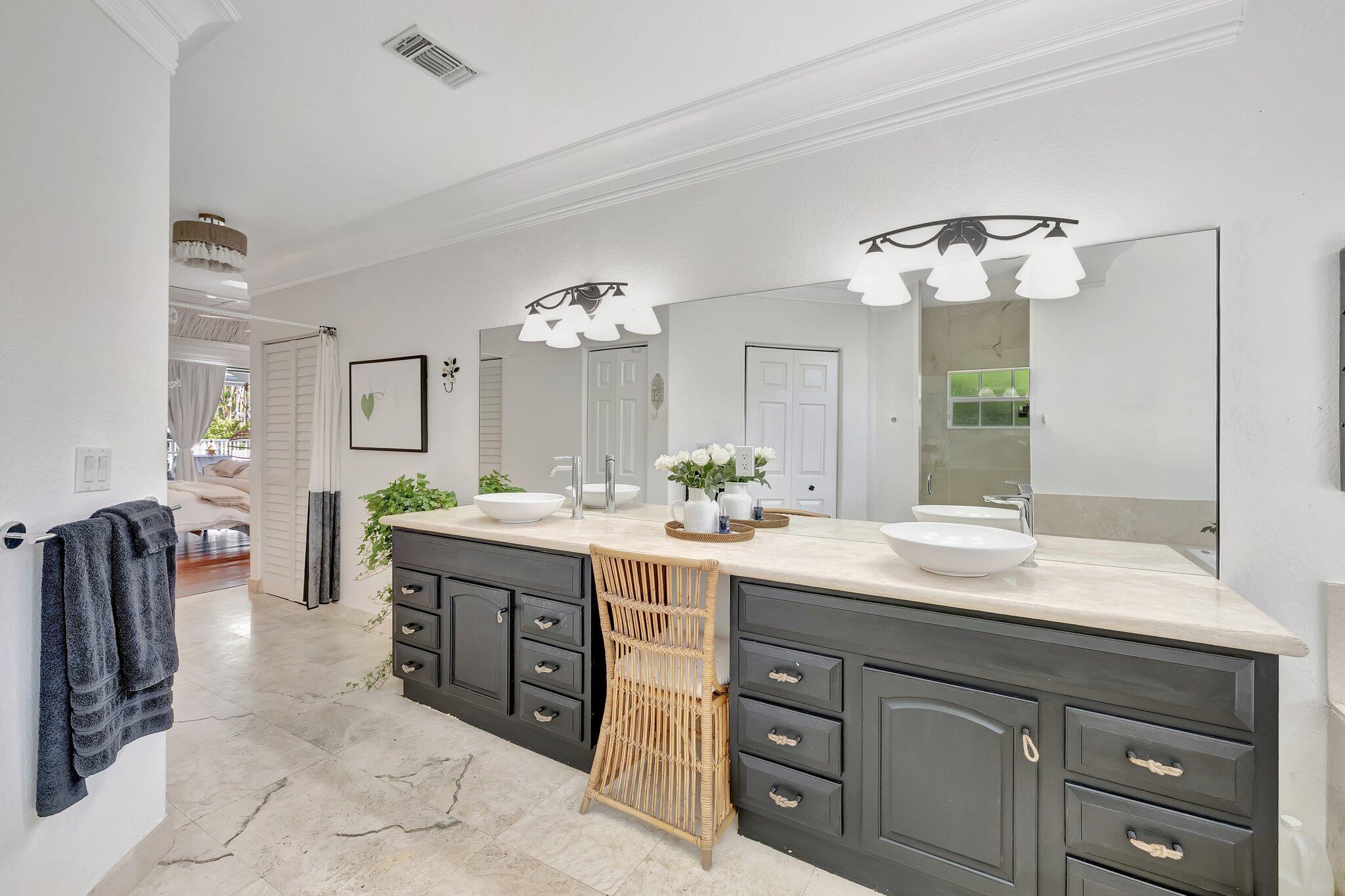 15082 Tall Oak Avenue