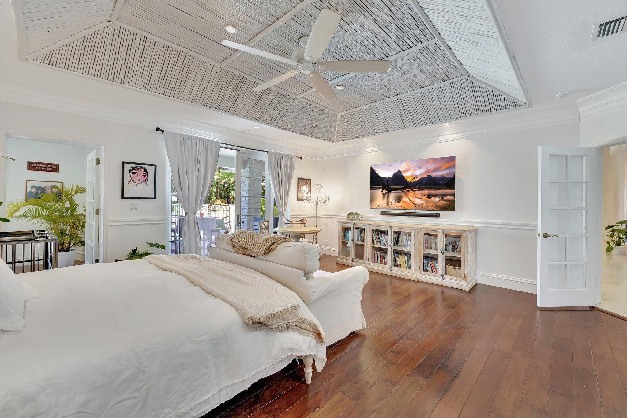 15082 Tall Oak Avenue