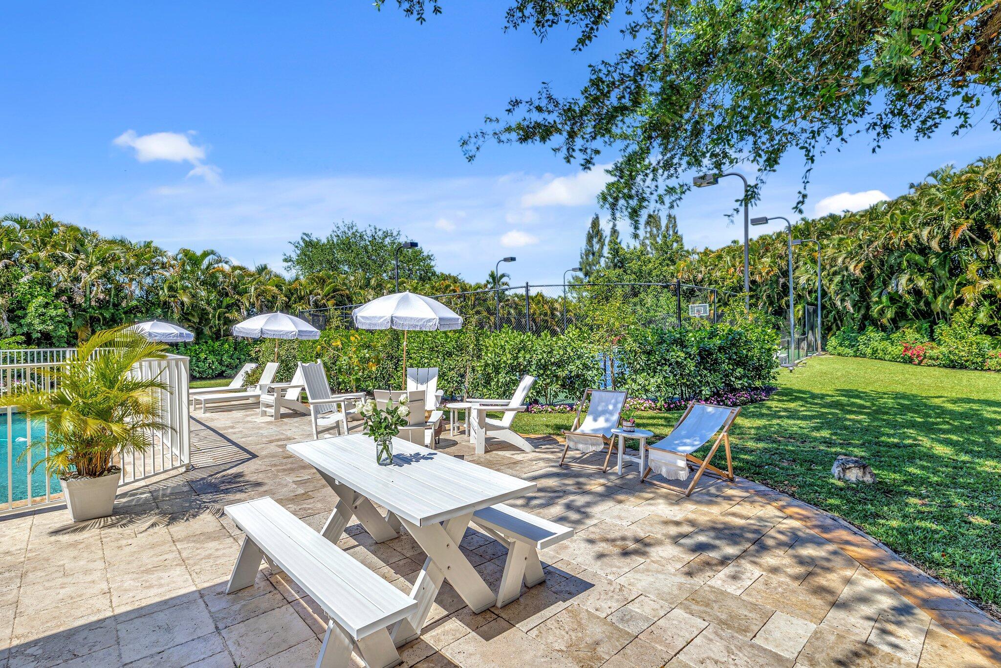 15082 Tall Oak Avenue