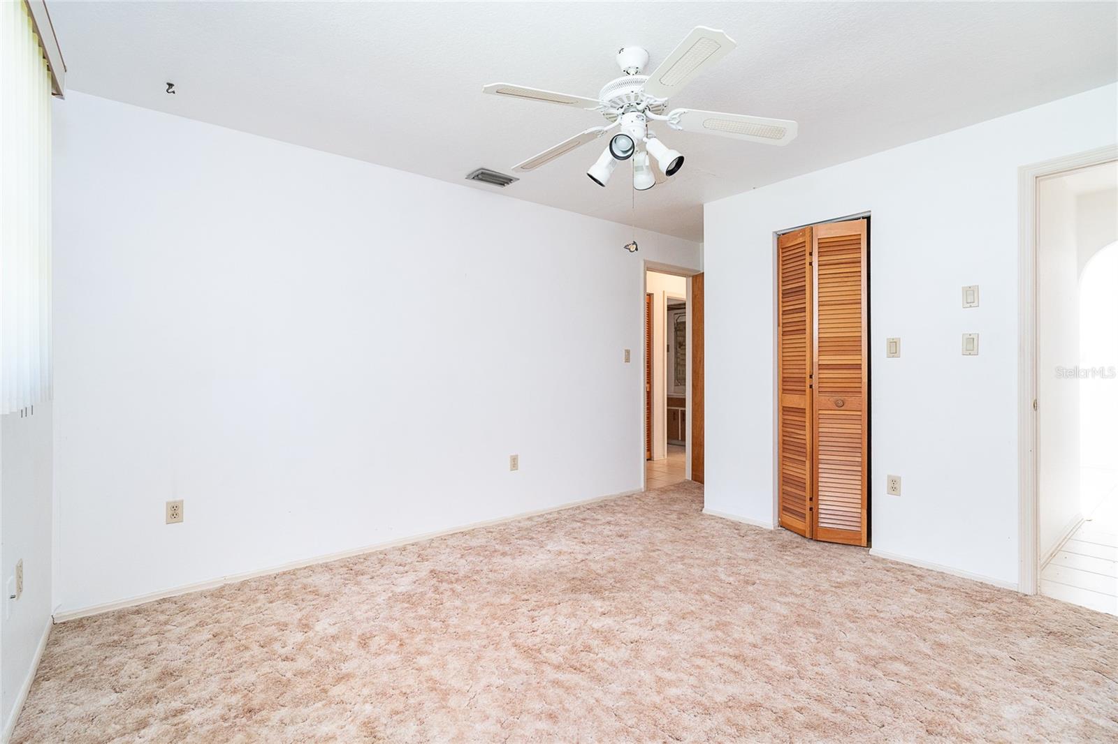 537 VERONA ST