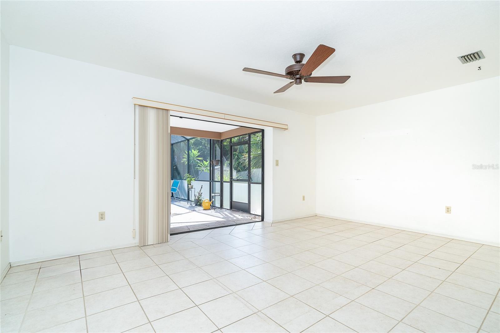 537 VERONA ST
