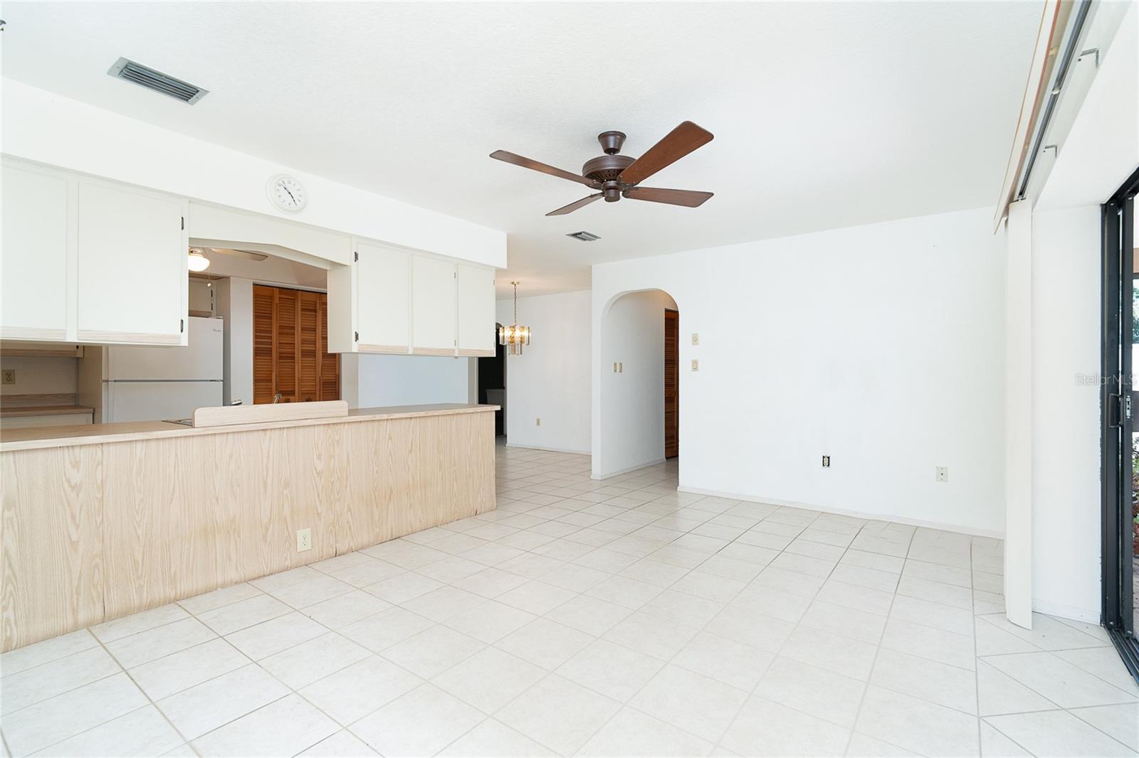 537 VERONA ST