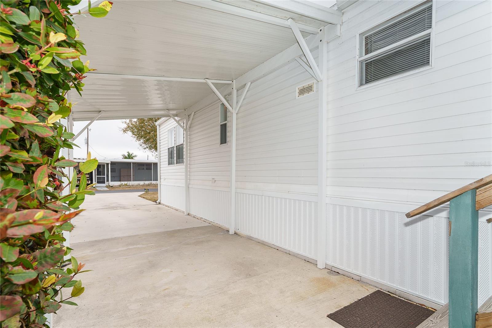 8320 RIVERSIDE DR #94