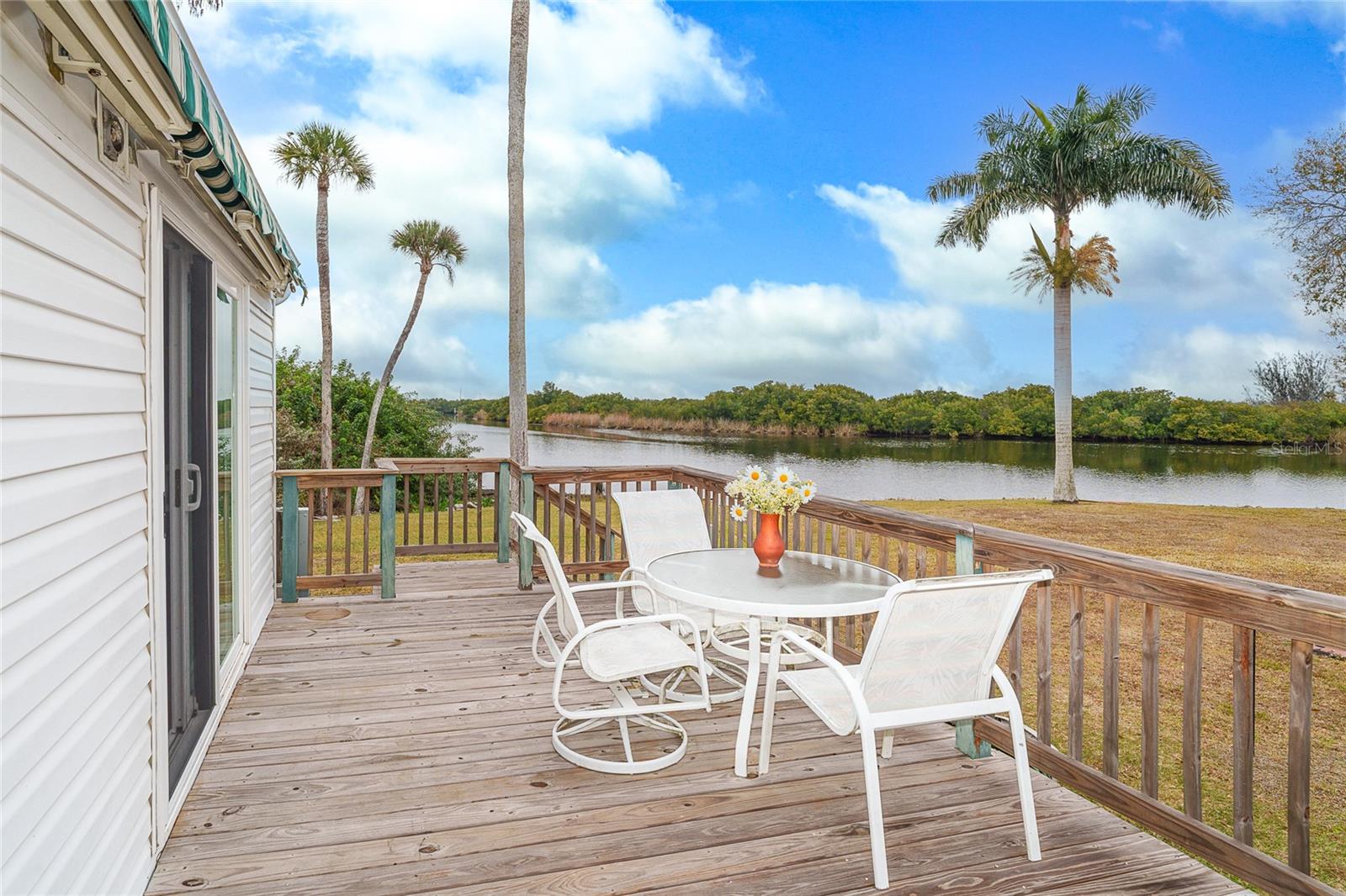 8320 RIVERSIDE DR #94