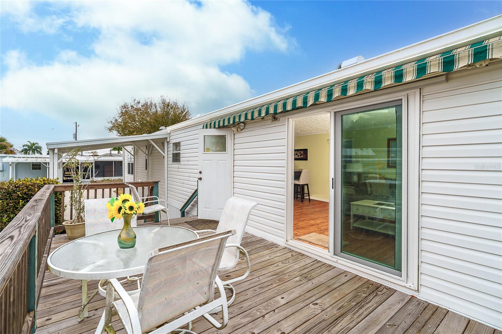 8320 RIVERSIDE DR #94