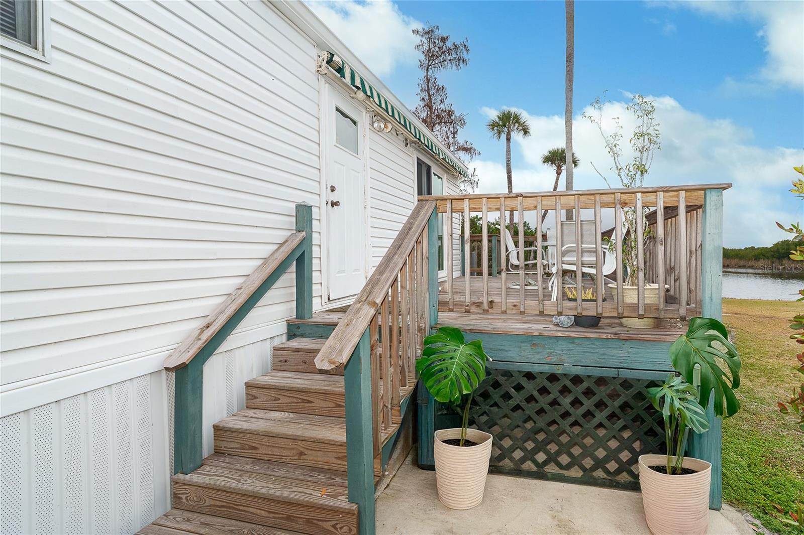 8320 RIVERSIDE DR #94