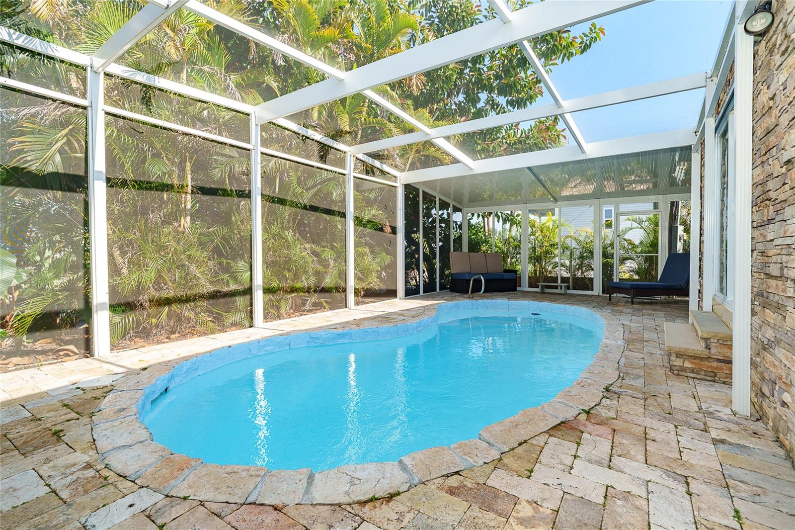 1320 SEAGULL DR