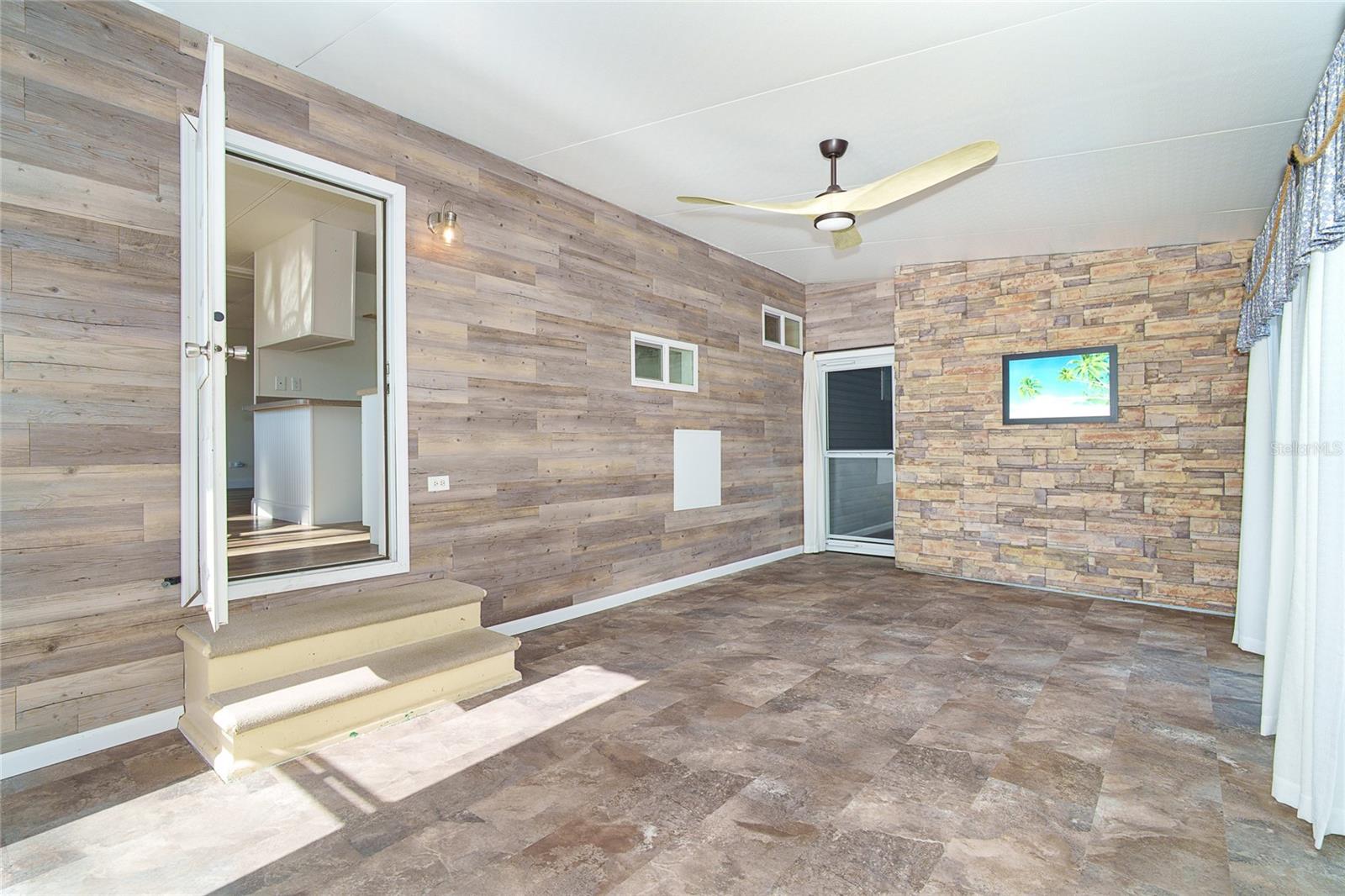 1320 SEAGULL DR