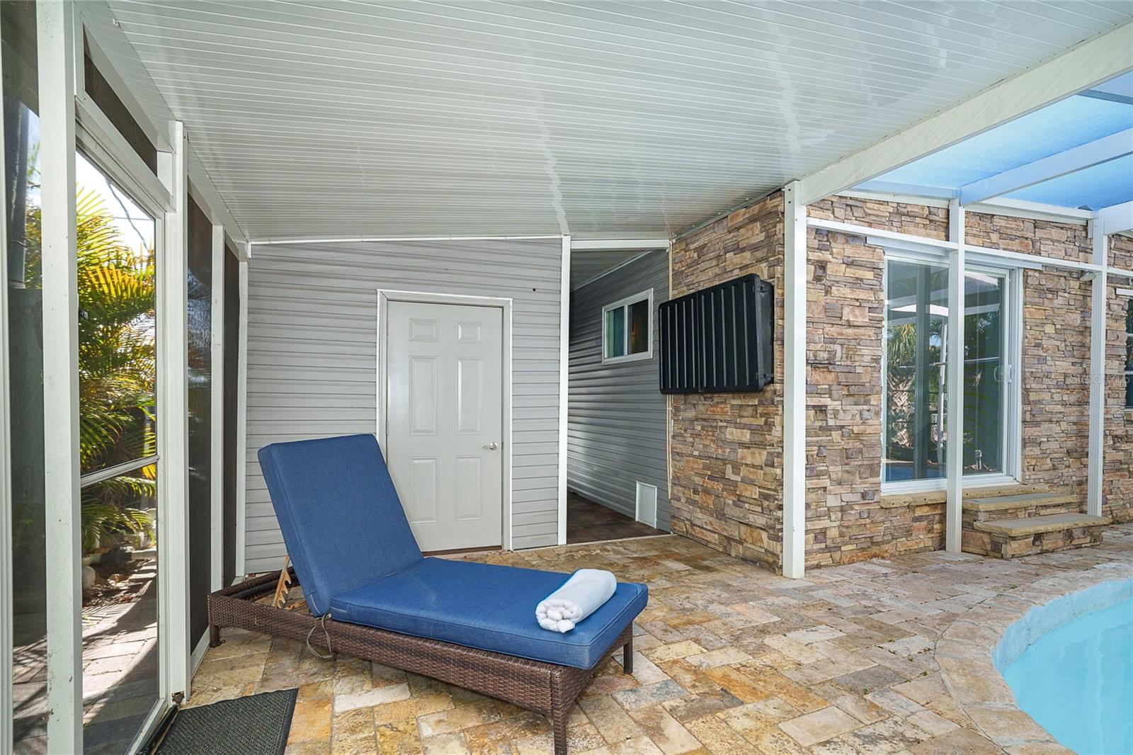 1320 SEAGULL DR