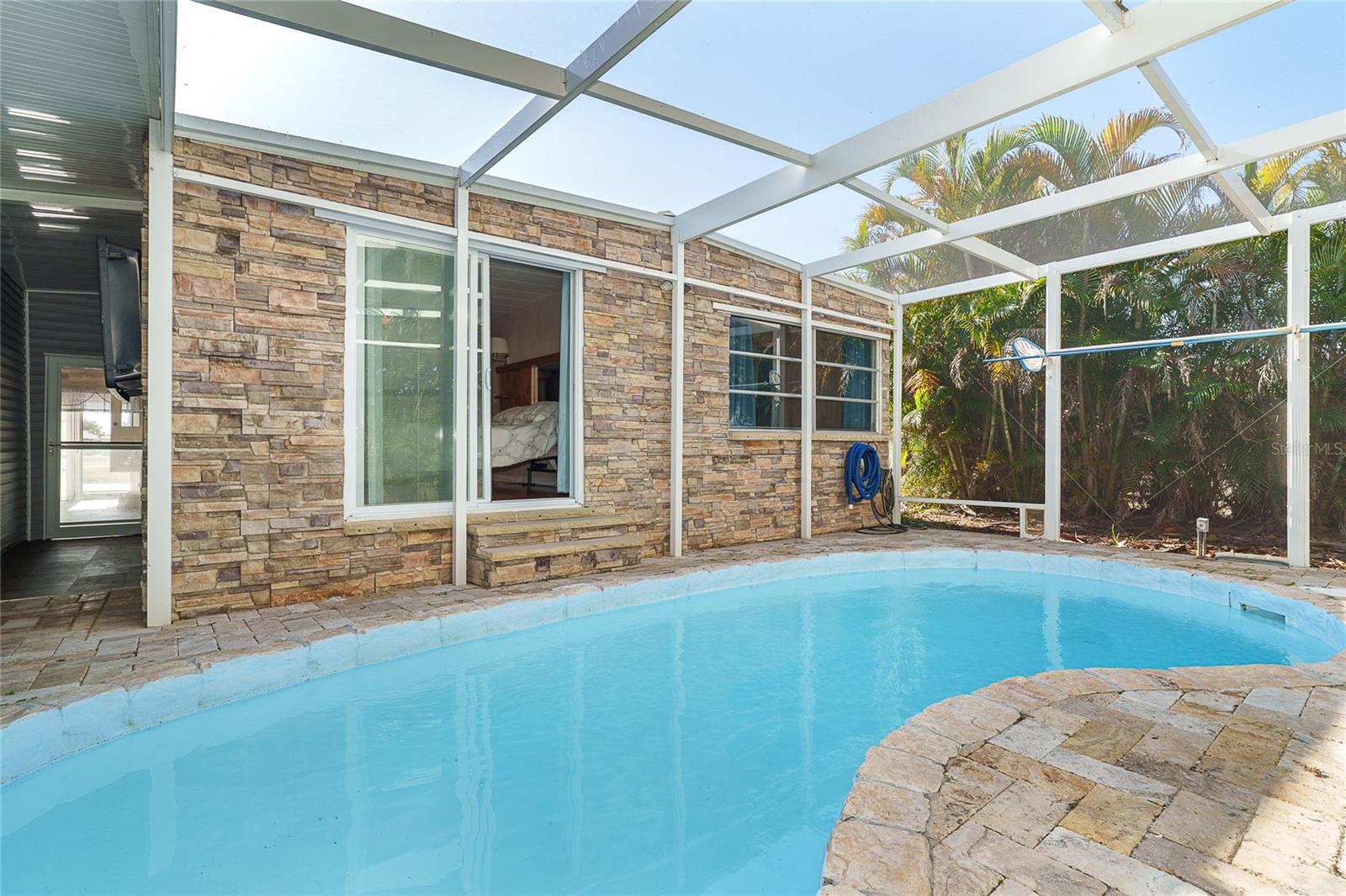 1320 SEAGULL DR