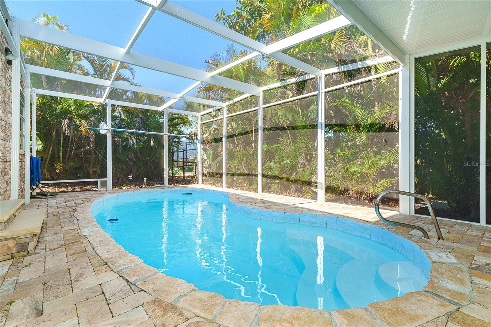 1320 SEAGULL DR