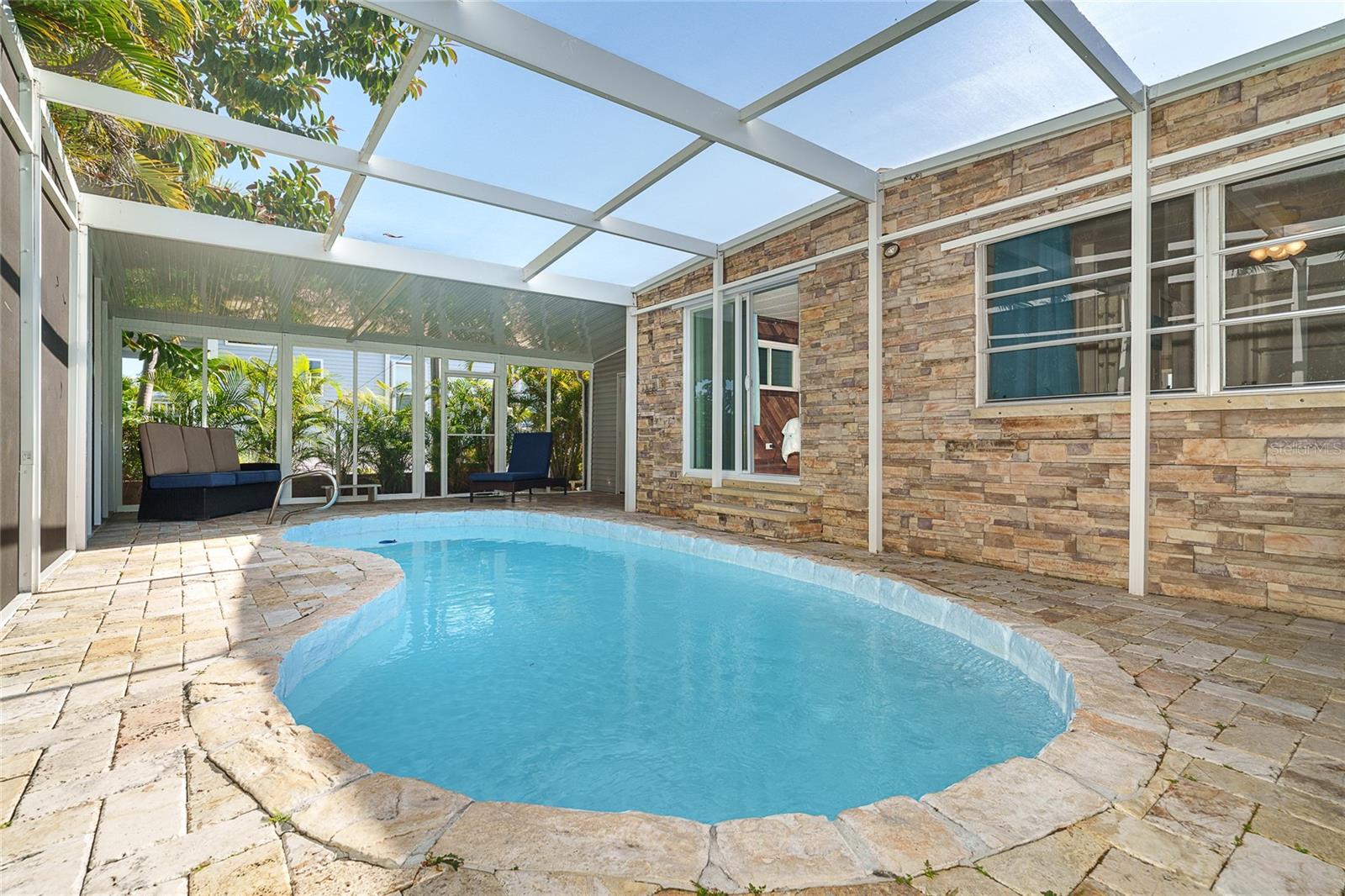 1320 SEAGULL DR