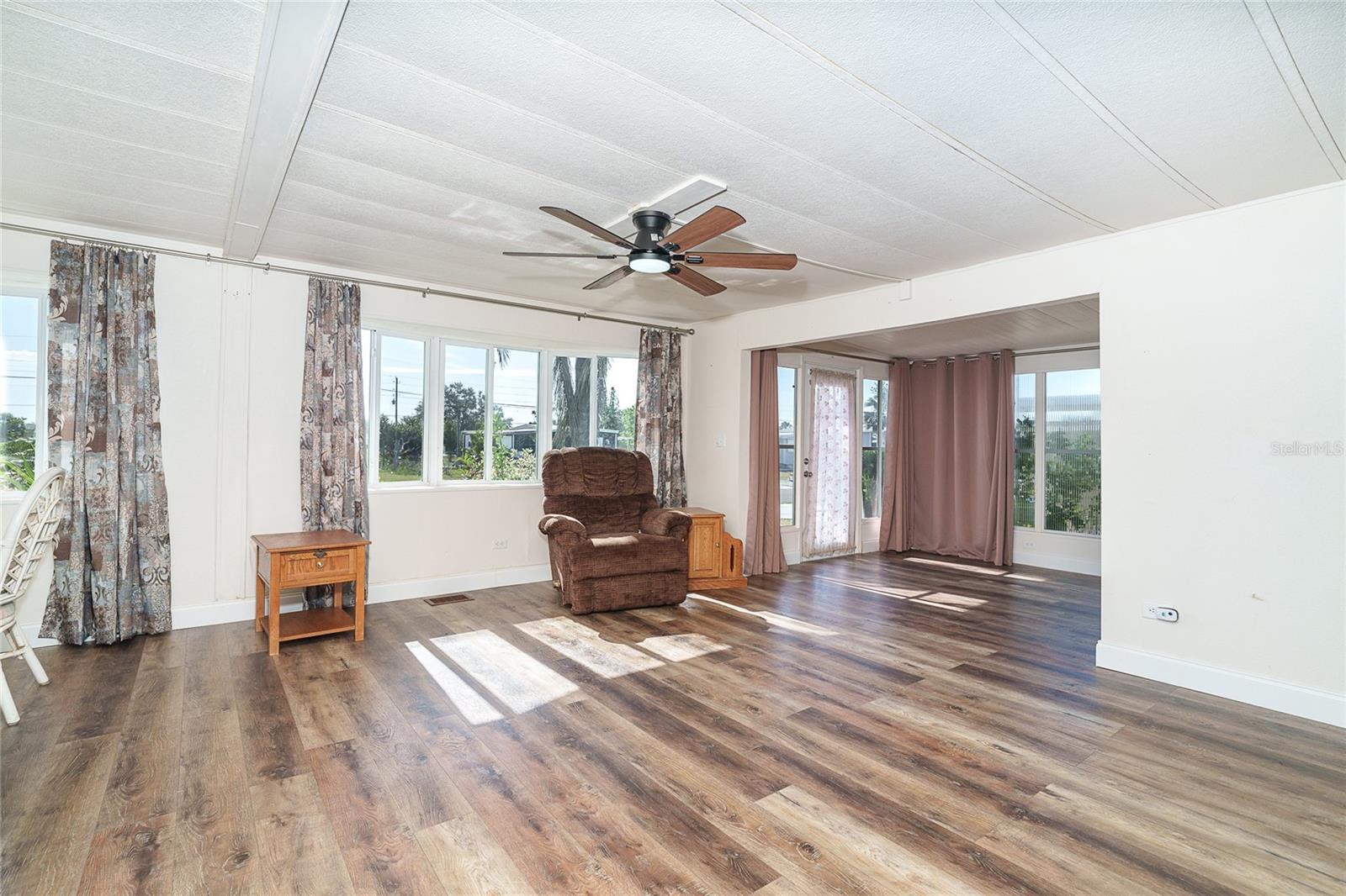 1320 SEAGULL DR