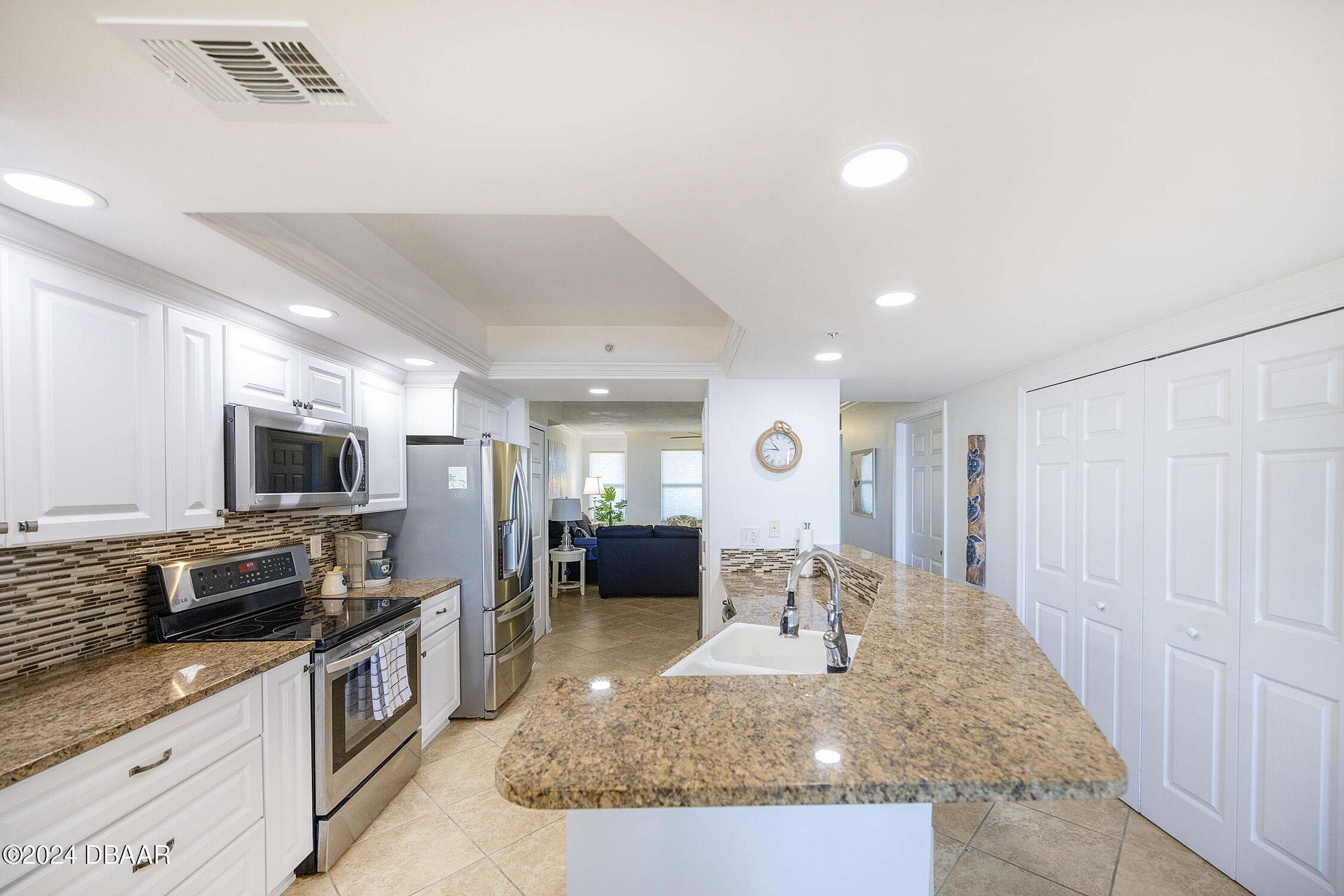 3311 S Atlantic Avenue, 802