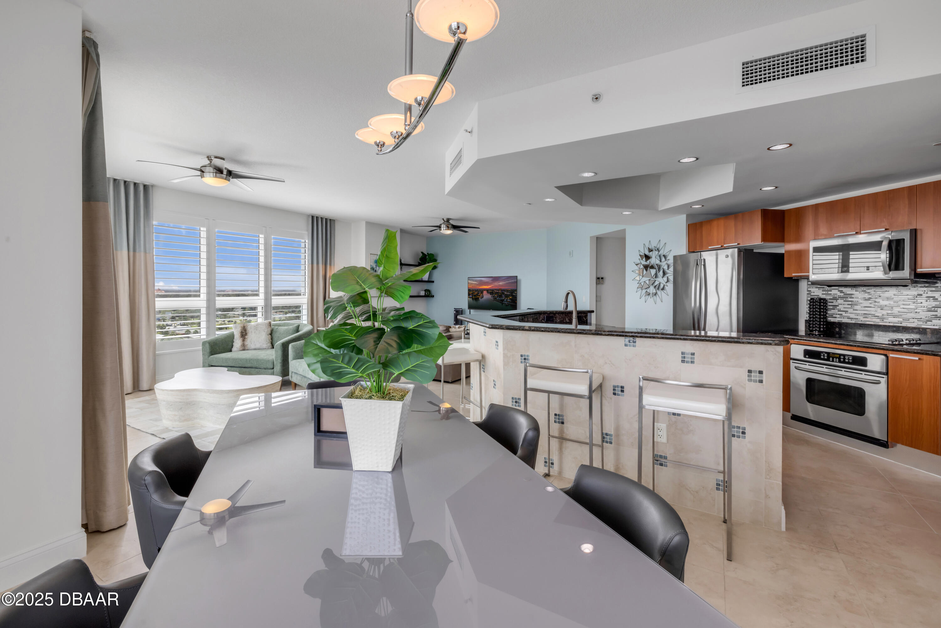 231 Riverside Drive Unit: 1001