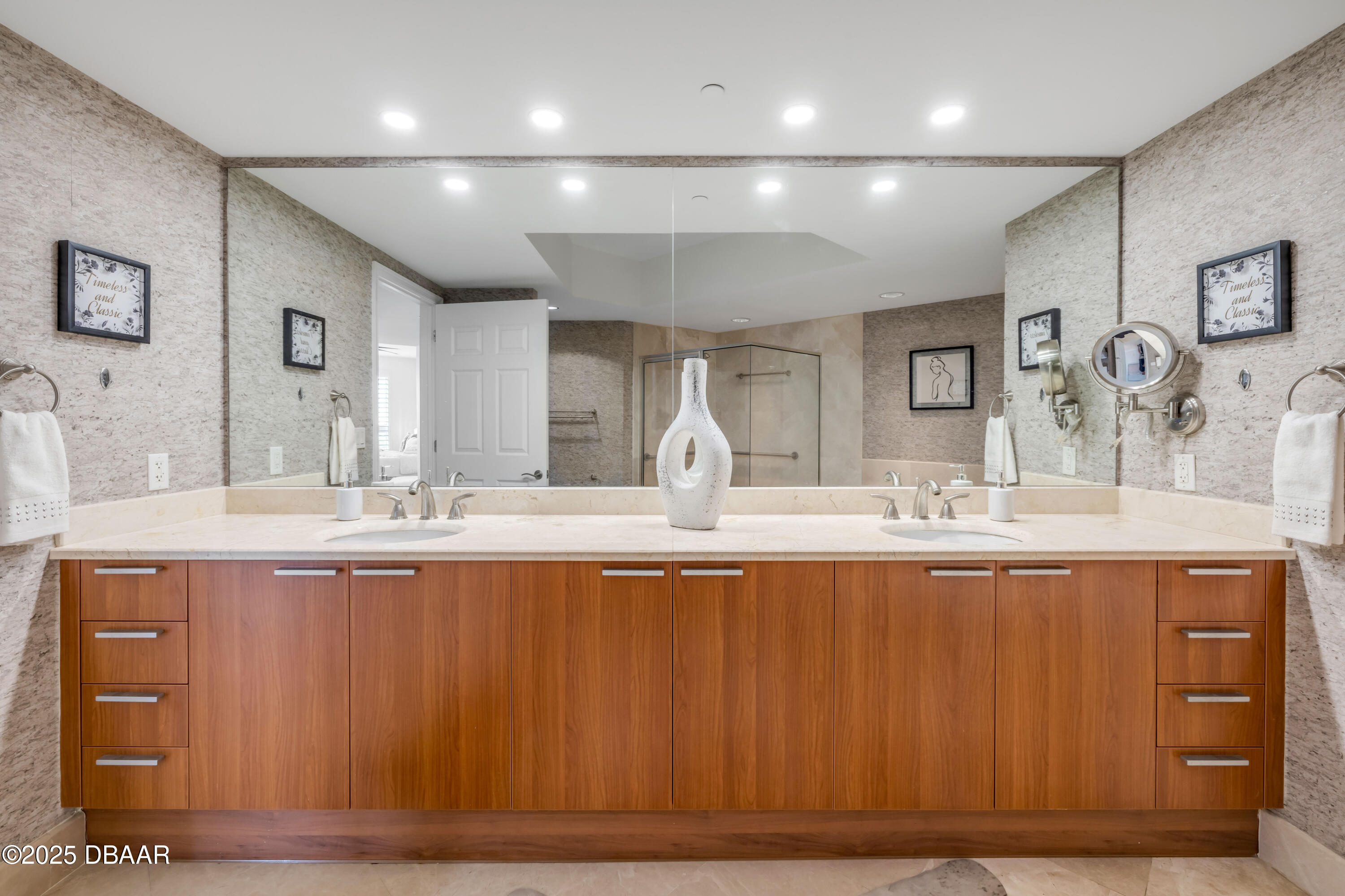 231 Riverside Drive Unit: 1001