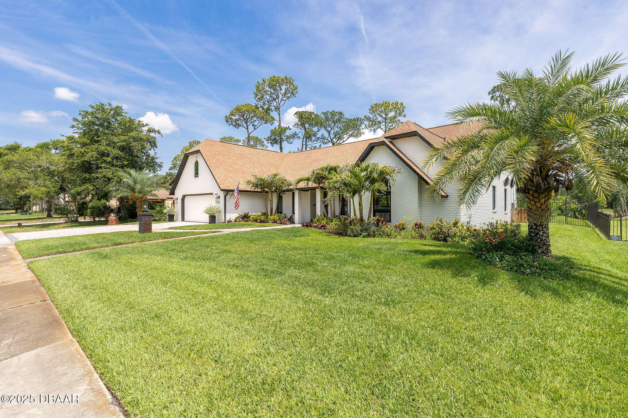 160 Point O Woods Drive