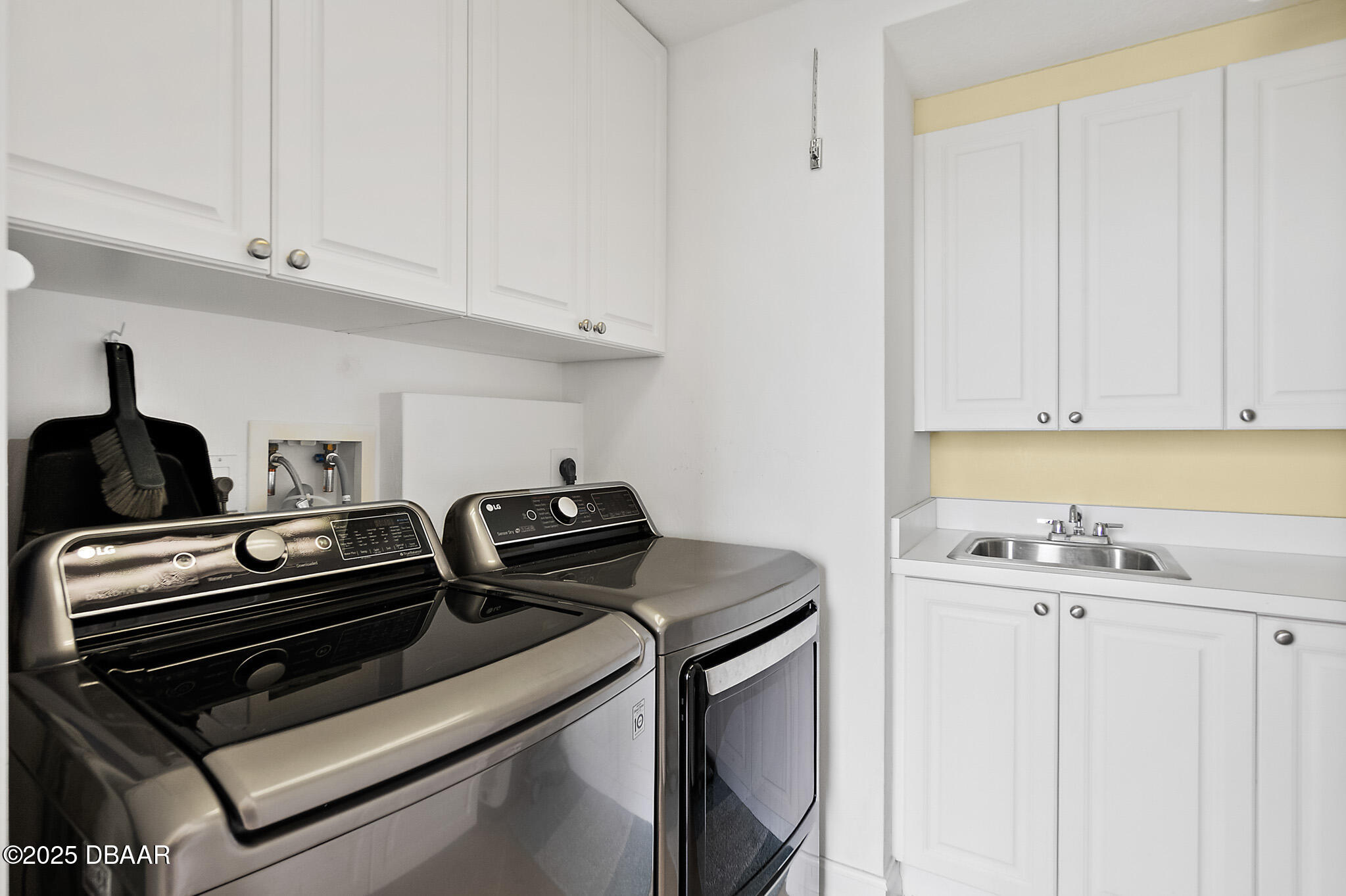 3343 S Atlantic Avenue Unit: 601