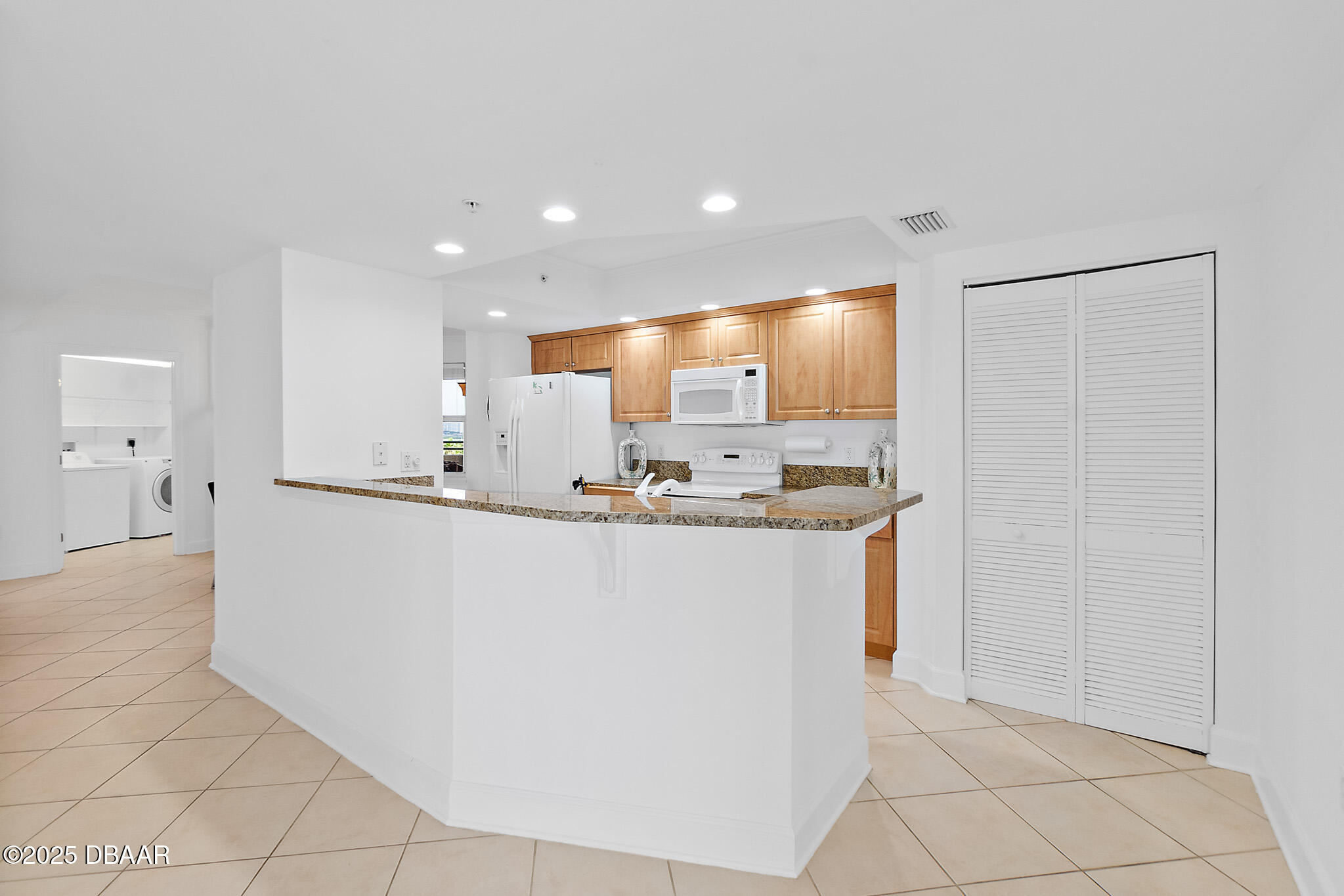 3315 S Atlantic Avenue Unit: 408
