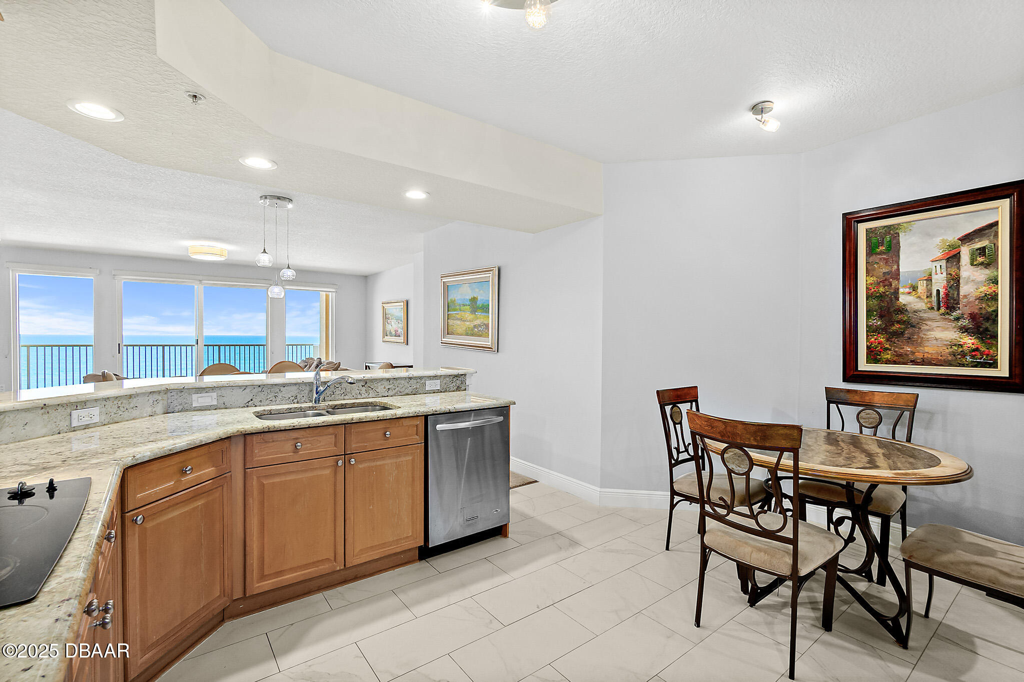 2901 S Atlantic Avenue, 502