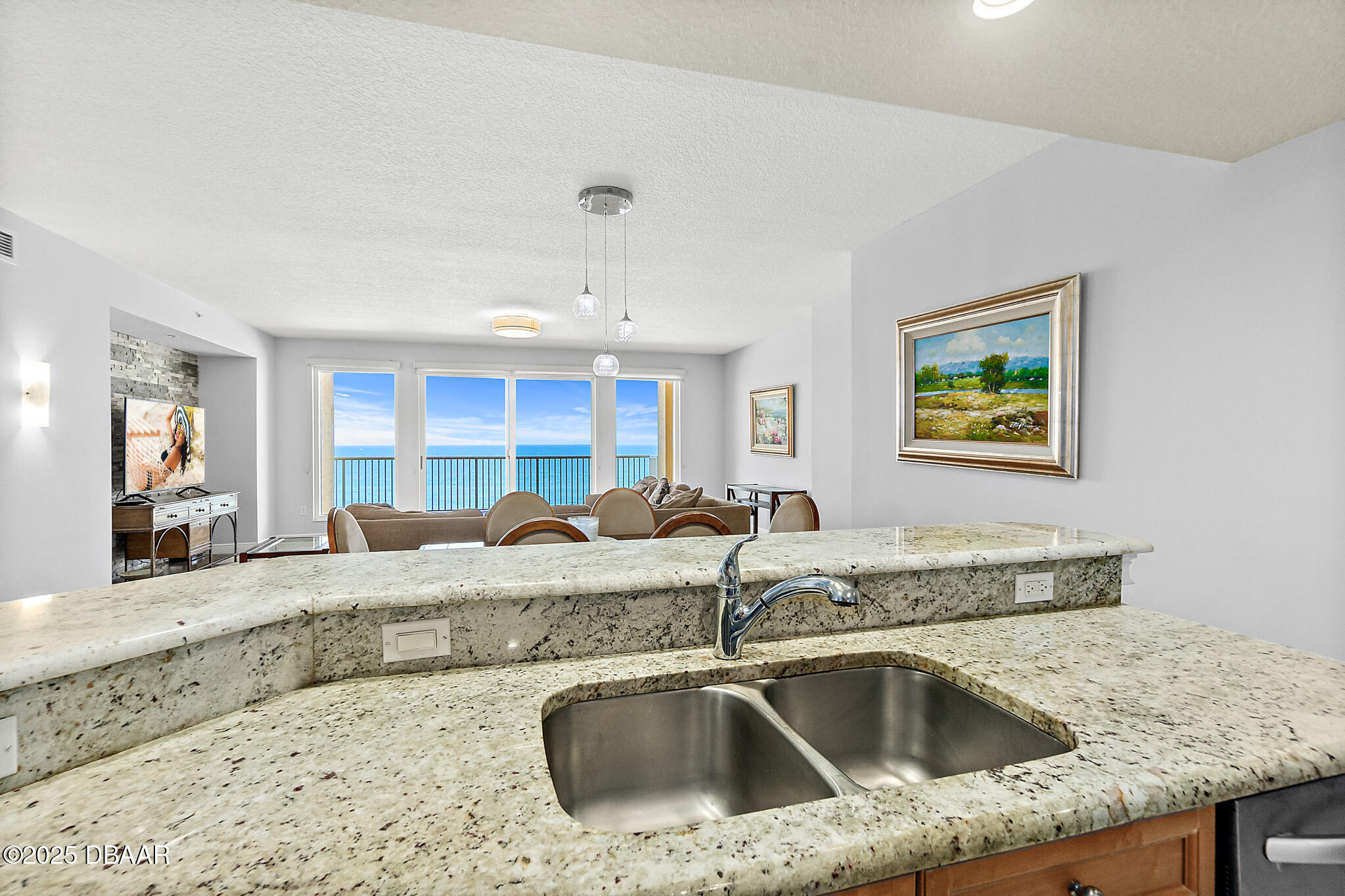 2901 S Atlantic Avenue, 502