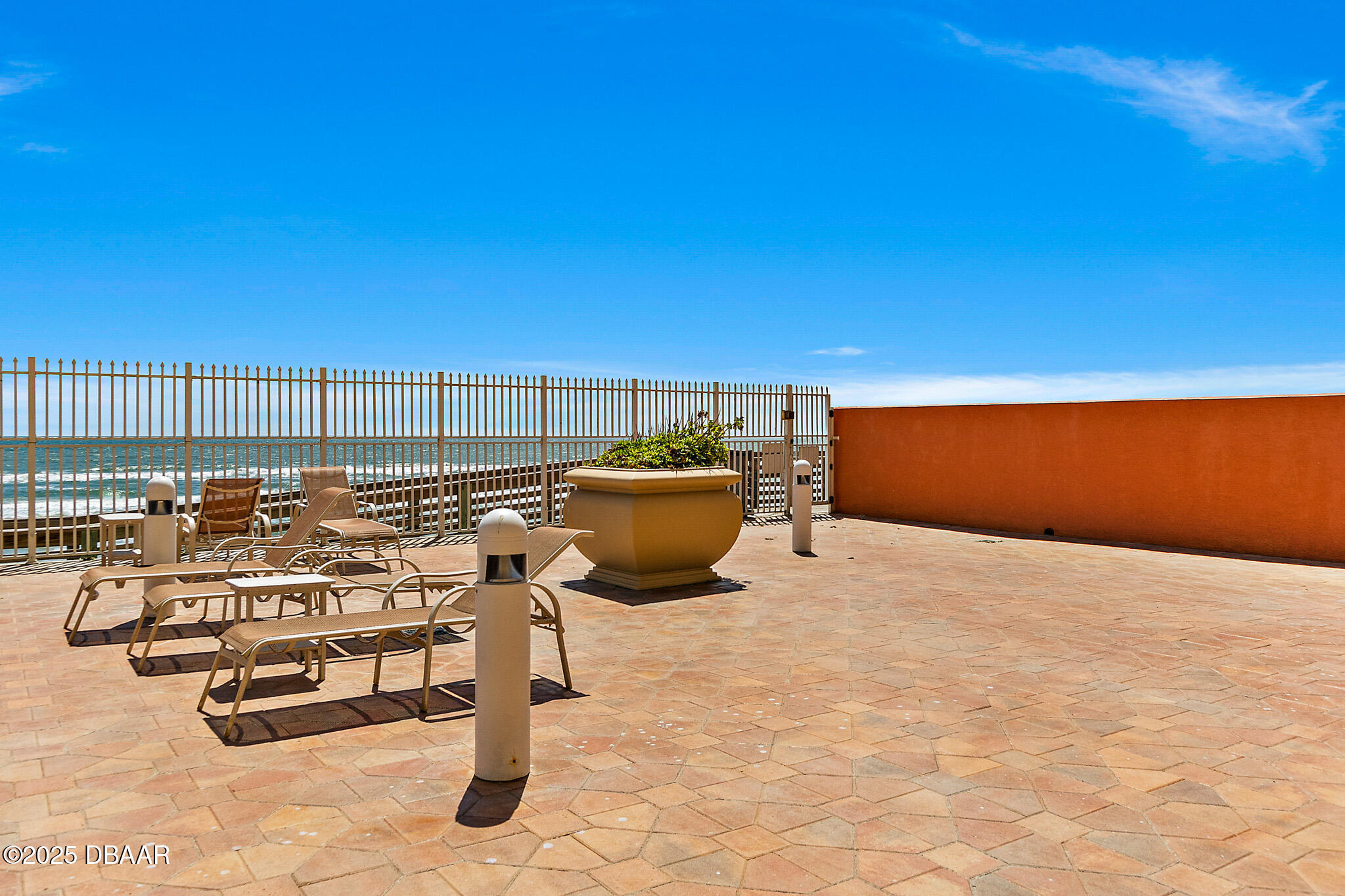 2901 S Atlantic Avenue, 502