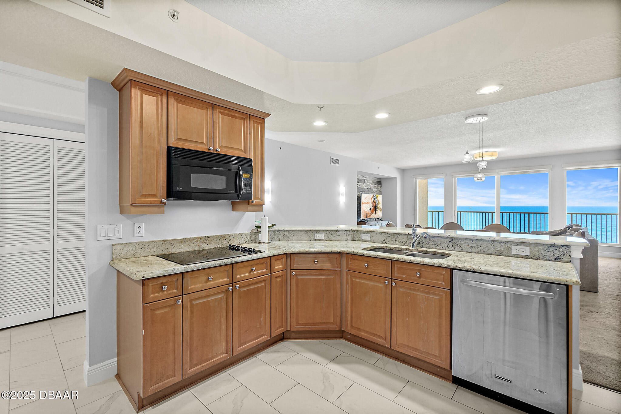 2901 S Atlantic Avenue, 502