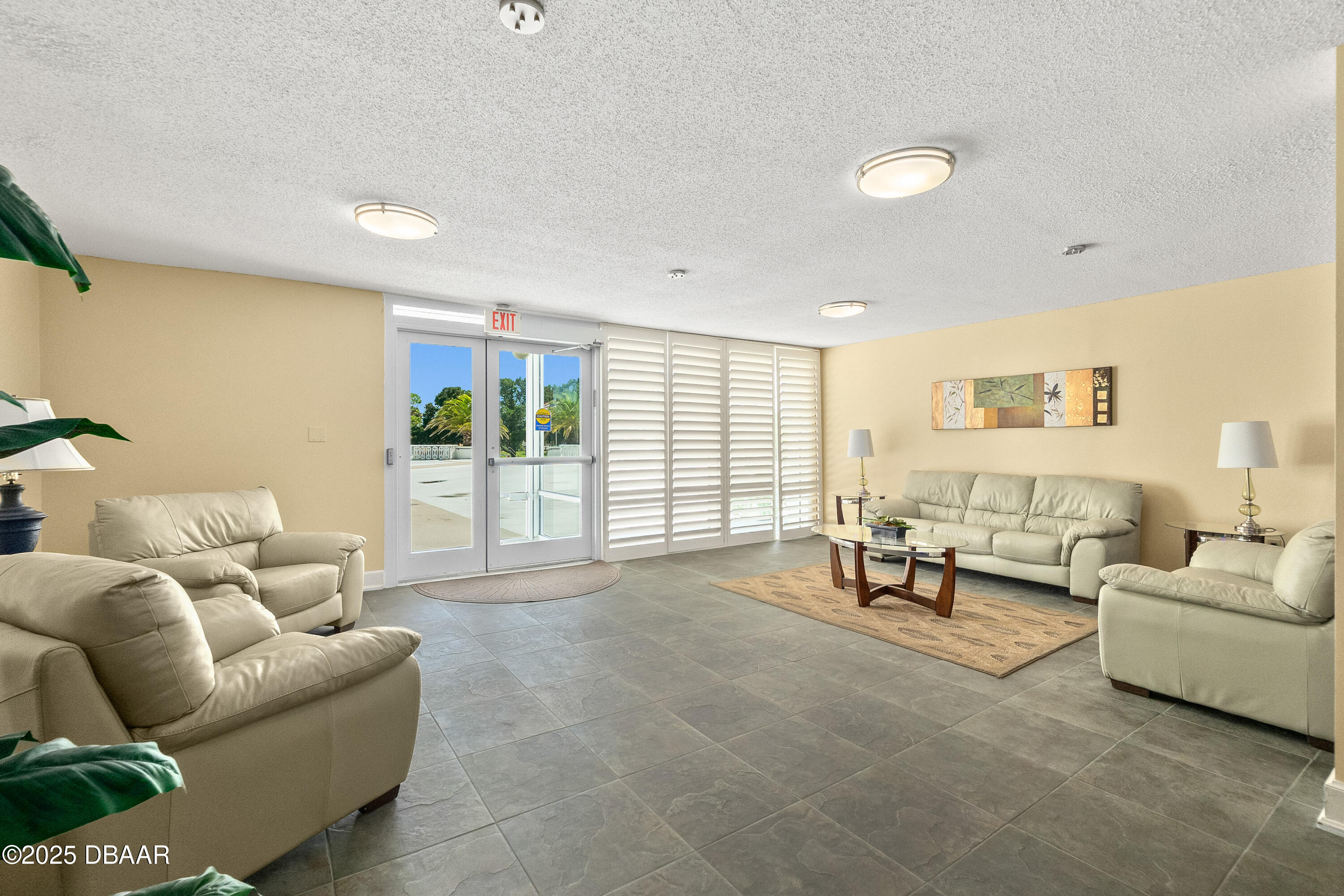 925 N Halifax Avenue Unit: 102