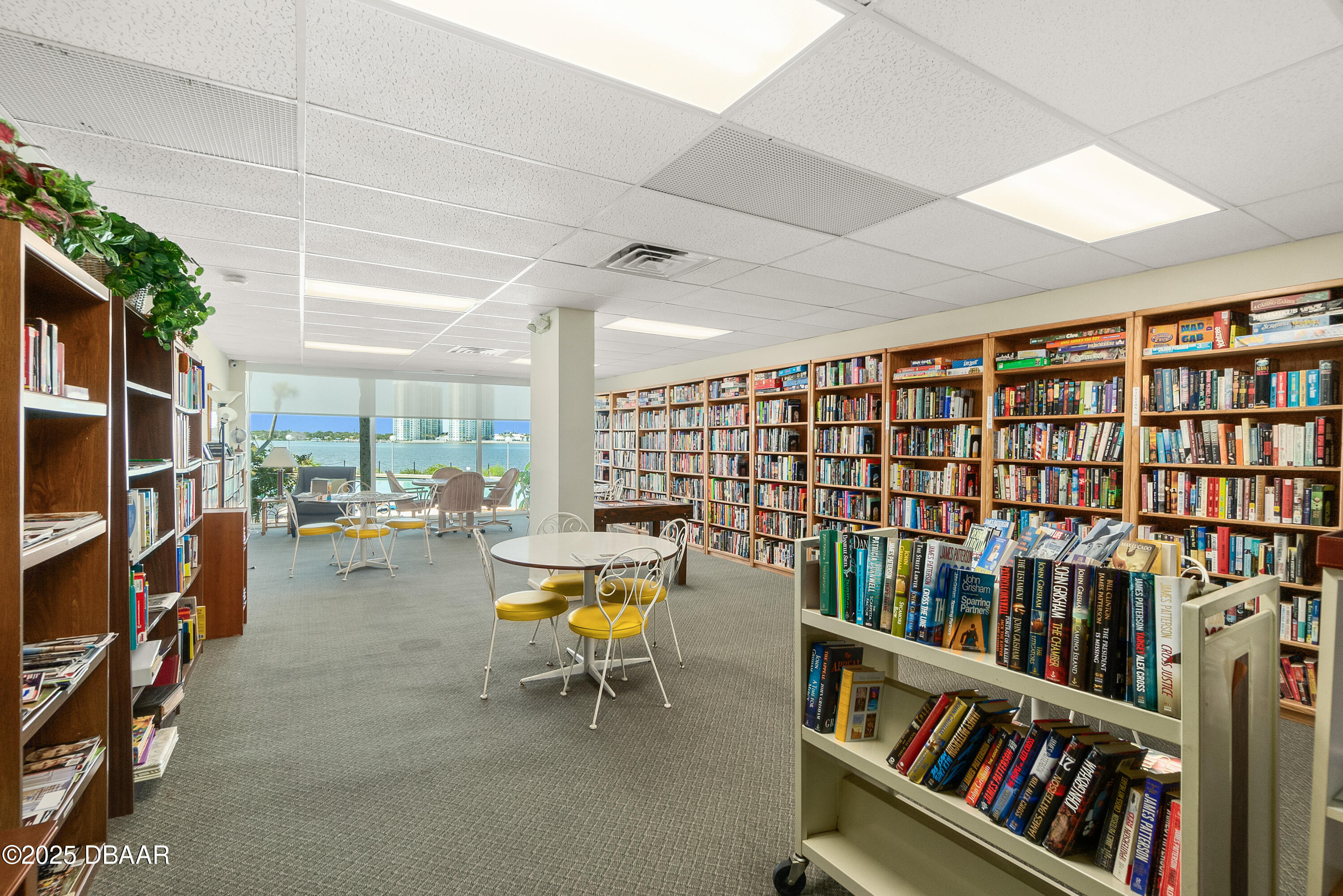 925 N Halifax Avenue, 102