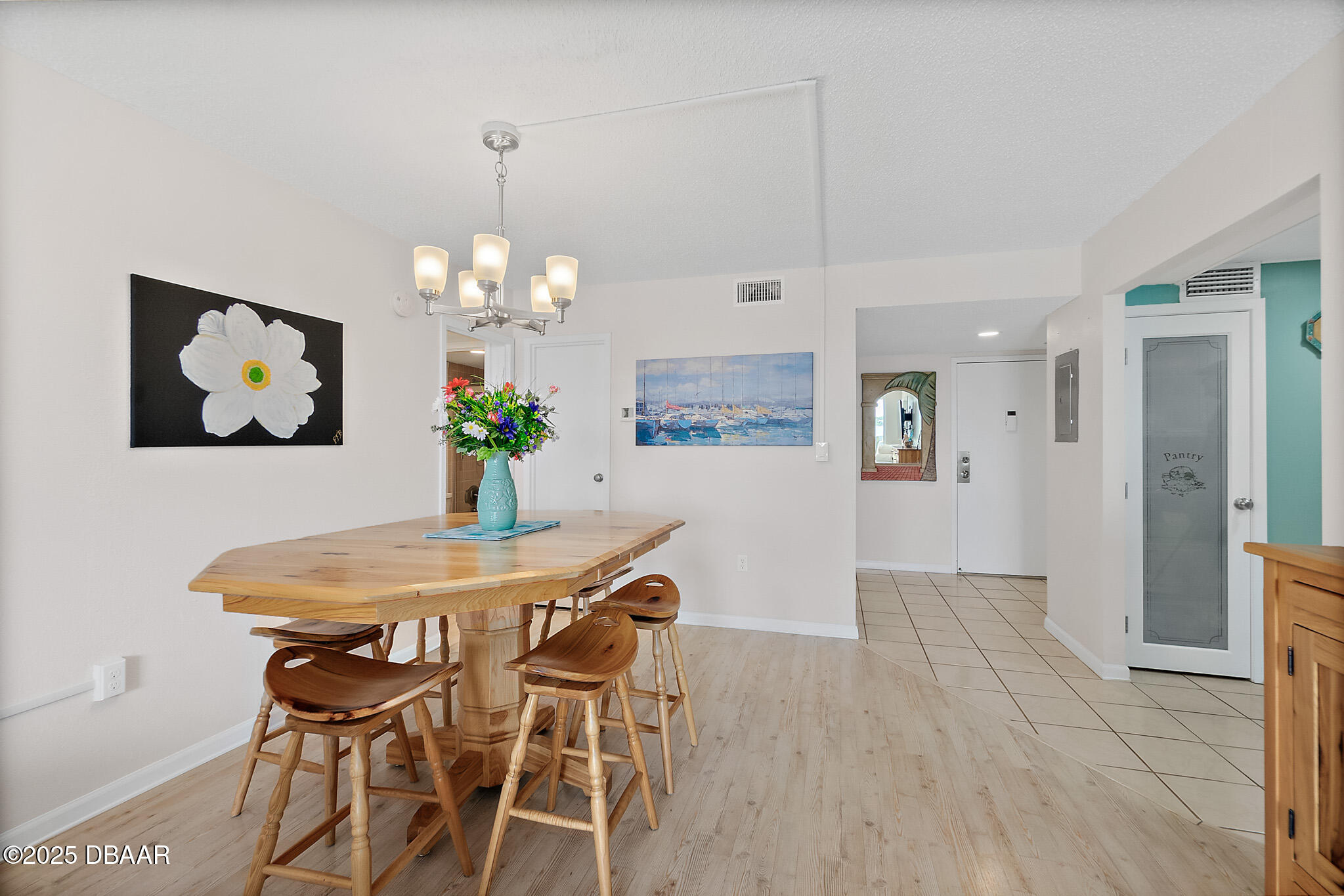 925 N Halifax Avenue, 102