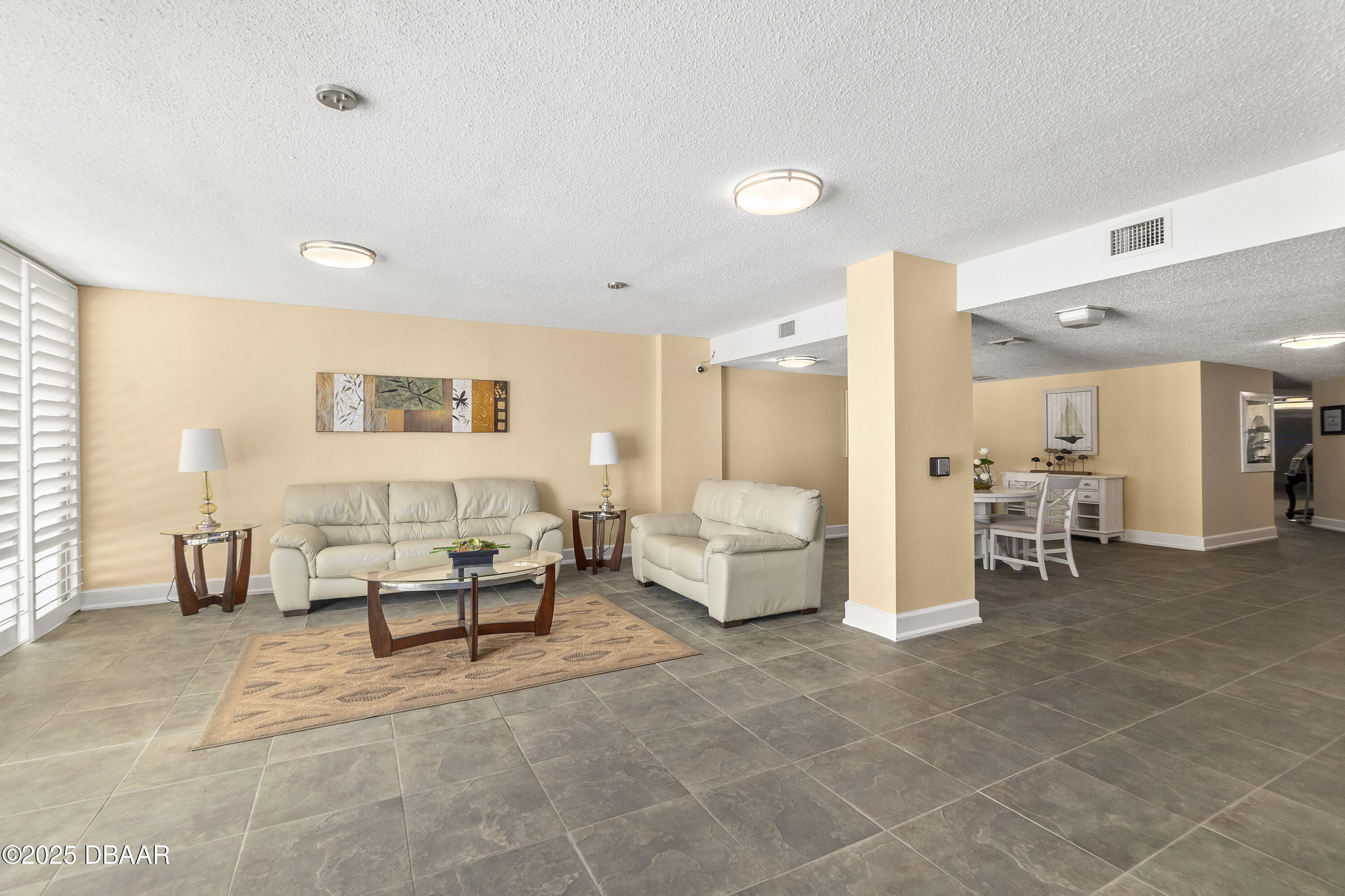 925 N Halifax Avenue Unit: 102