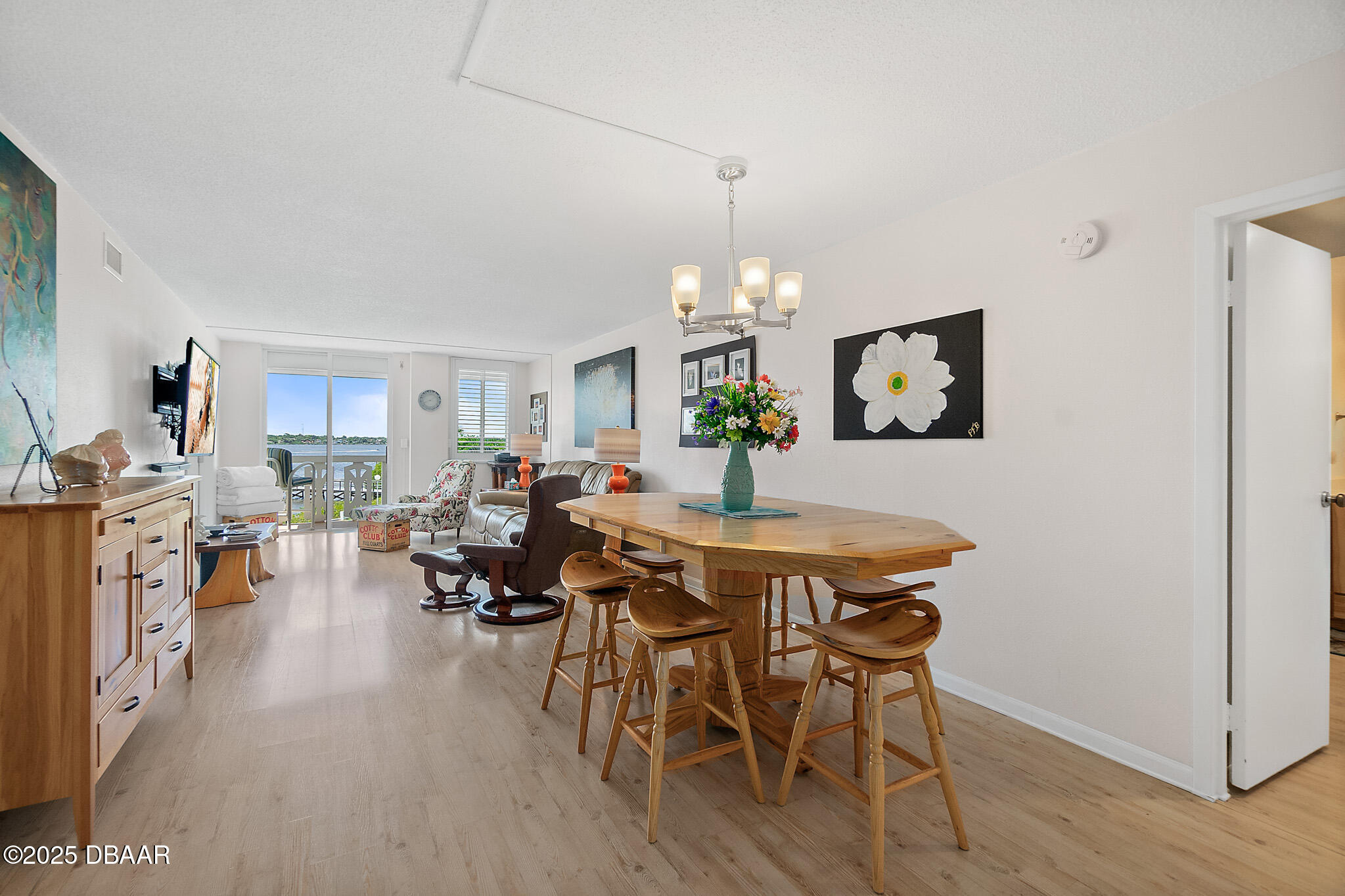 925 N Halifax Avenue, 102