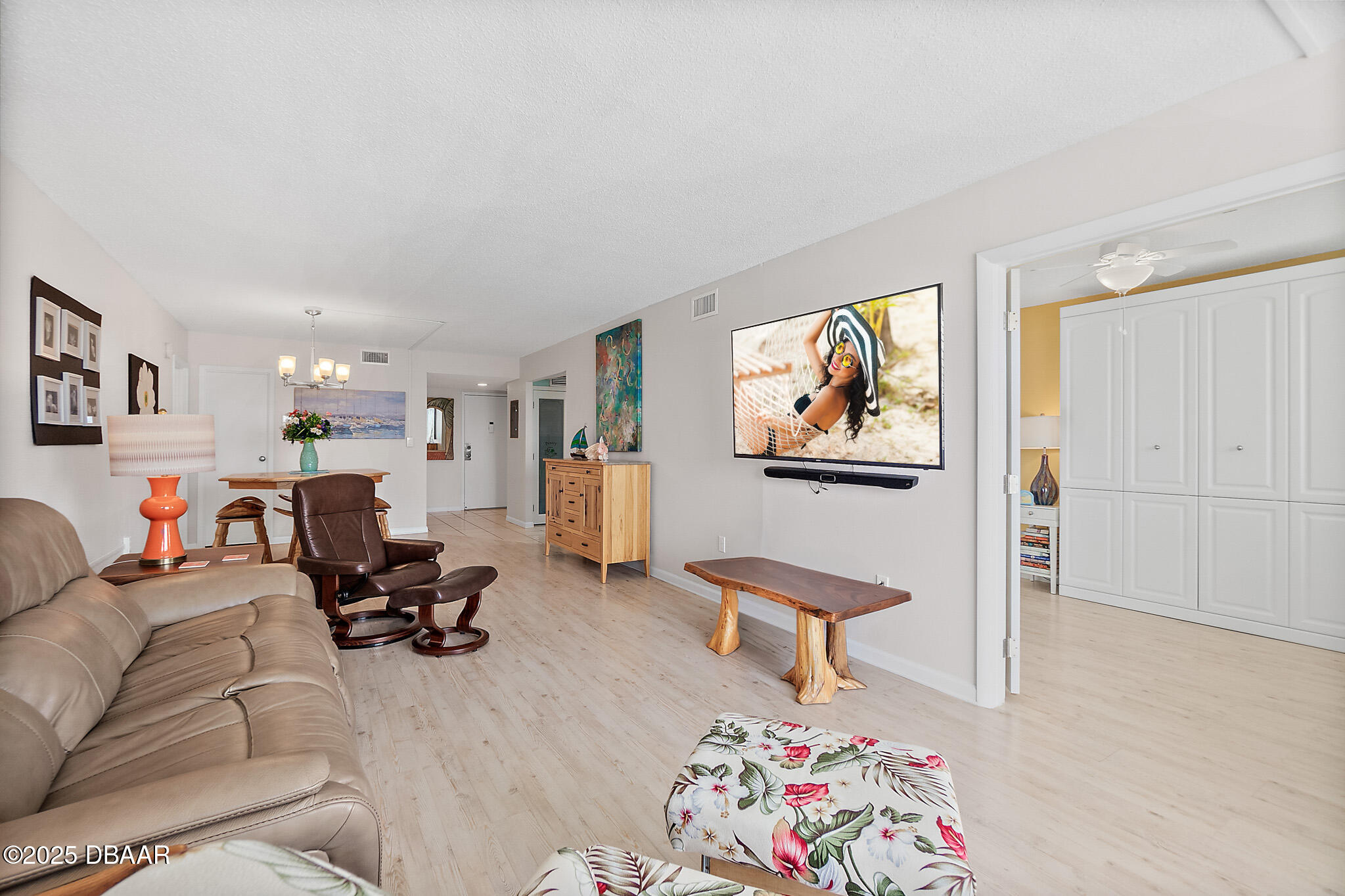 925 N Halifax Avenue, 102