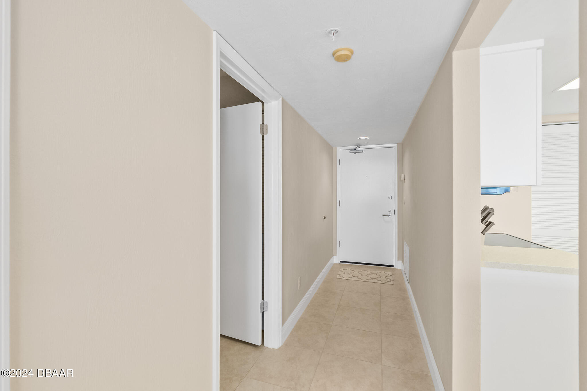 2545 S Atlantic Avenue, 1005
