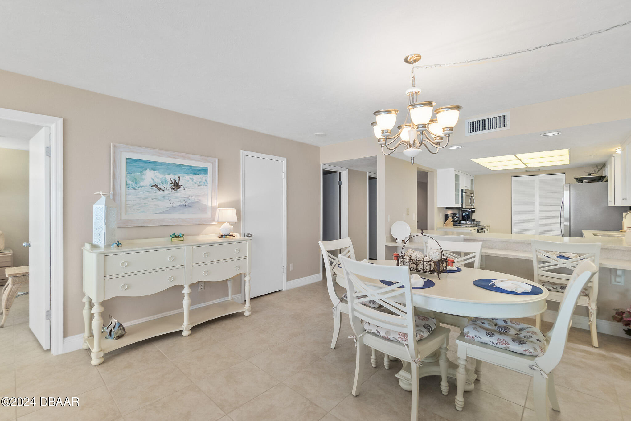 2545 S Atlantic Avenue, 1005