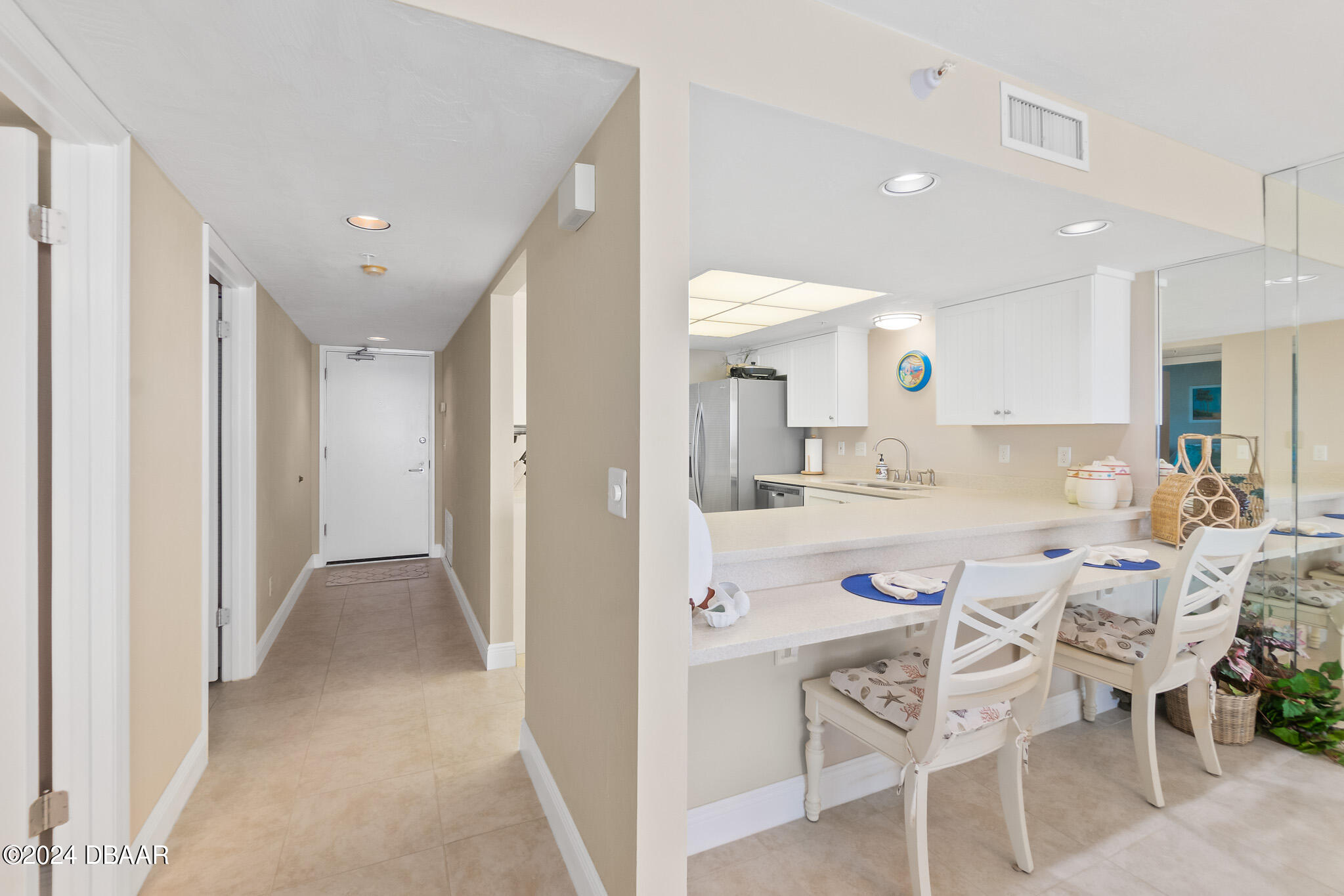 2545 S Atlantic Avenue, 1005