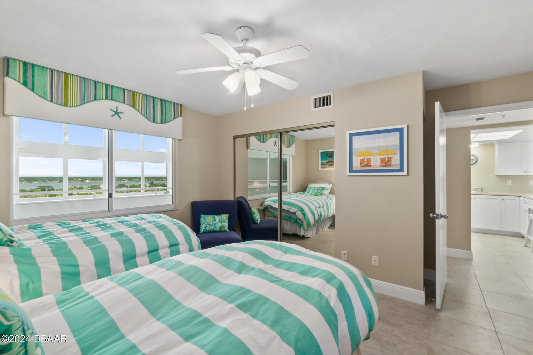 2545 S Atlantic Avenue, 1005
