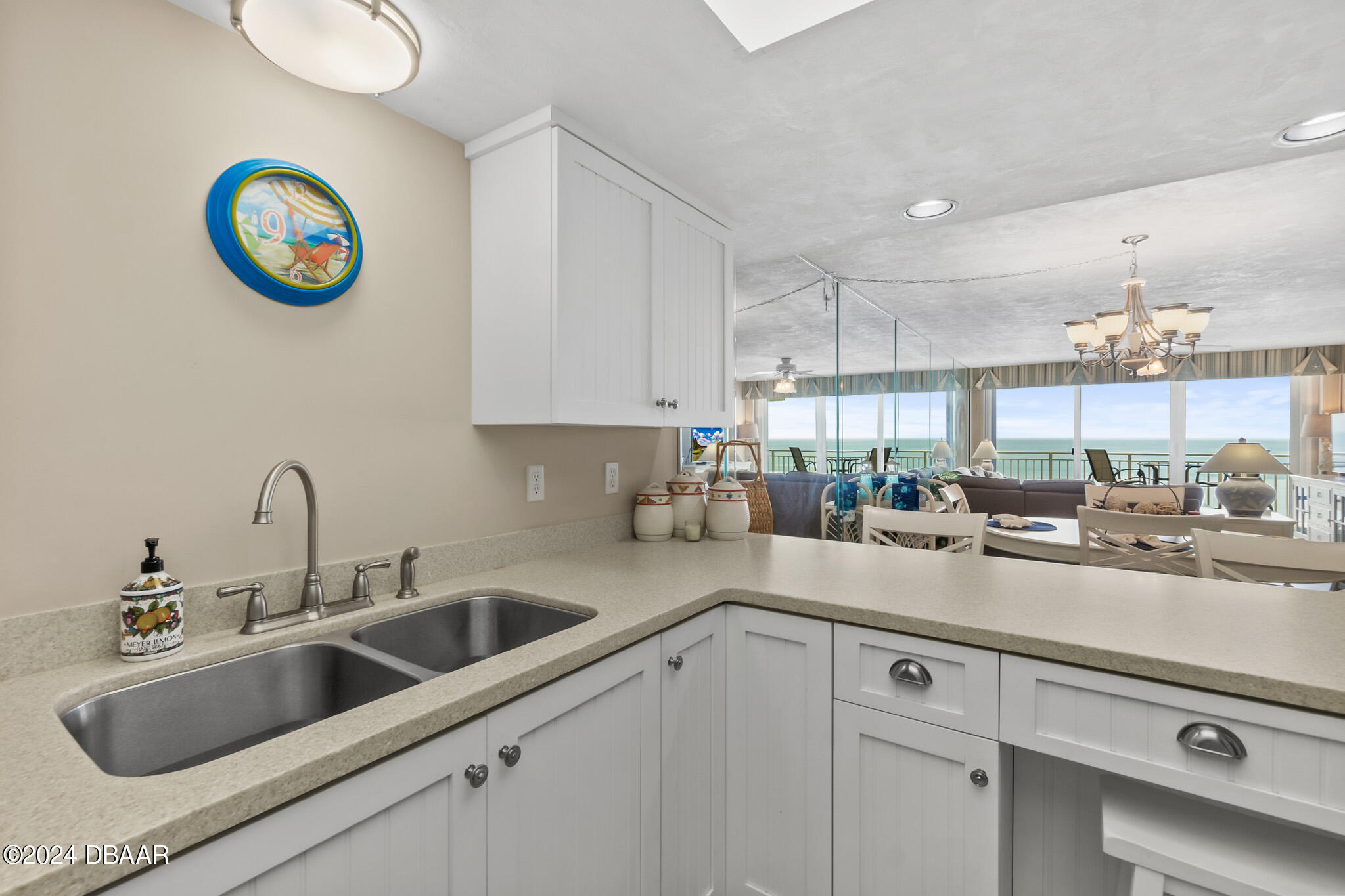 2545 S Atlantic Avenue, 1005