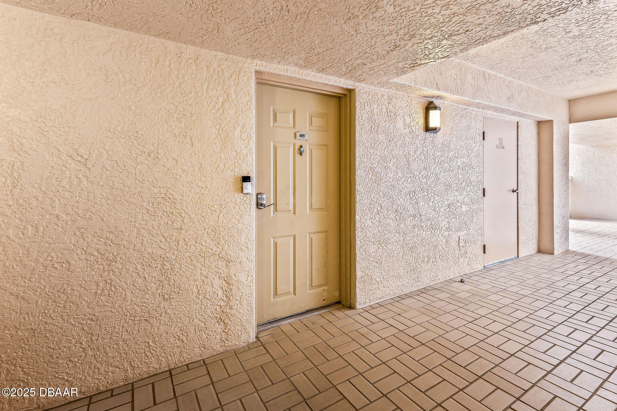 3145 S Atlantic Avenue Unit: 405
