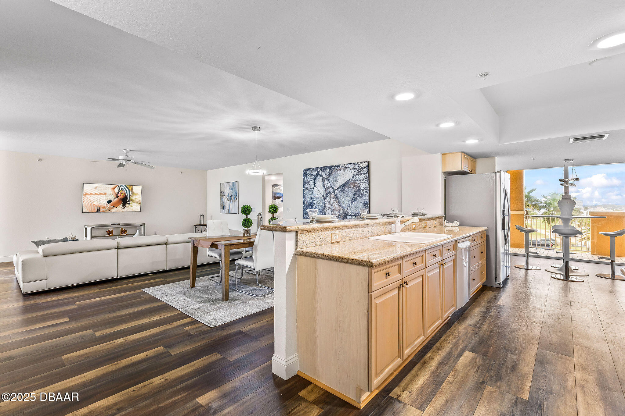 3145 S Atlantic Avenue Unit: 405