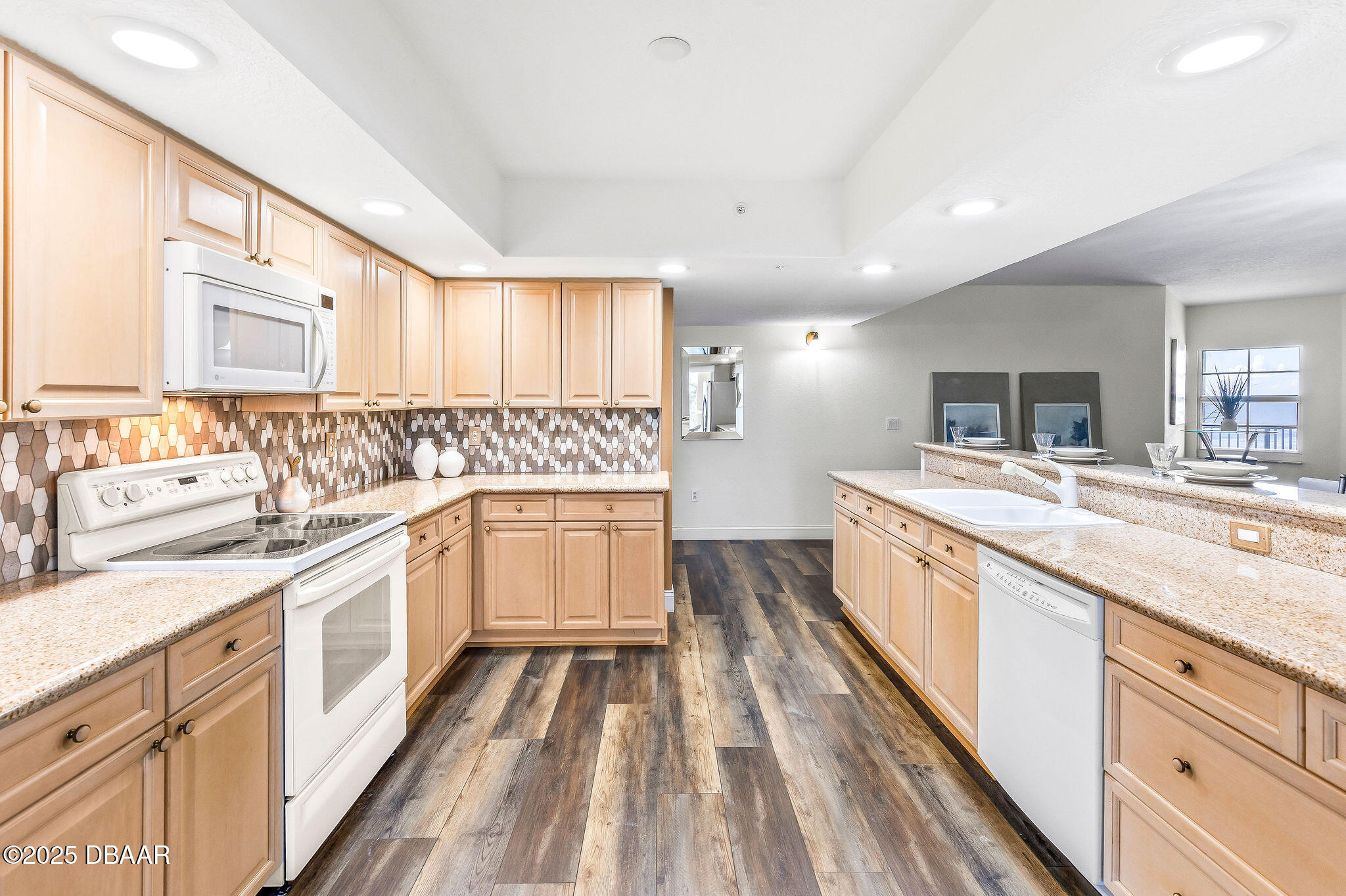 3145 S Atlantic Avenue Unit: 405