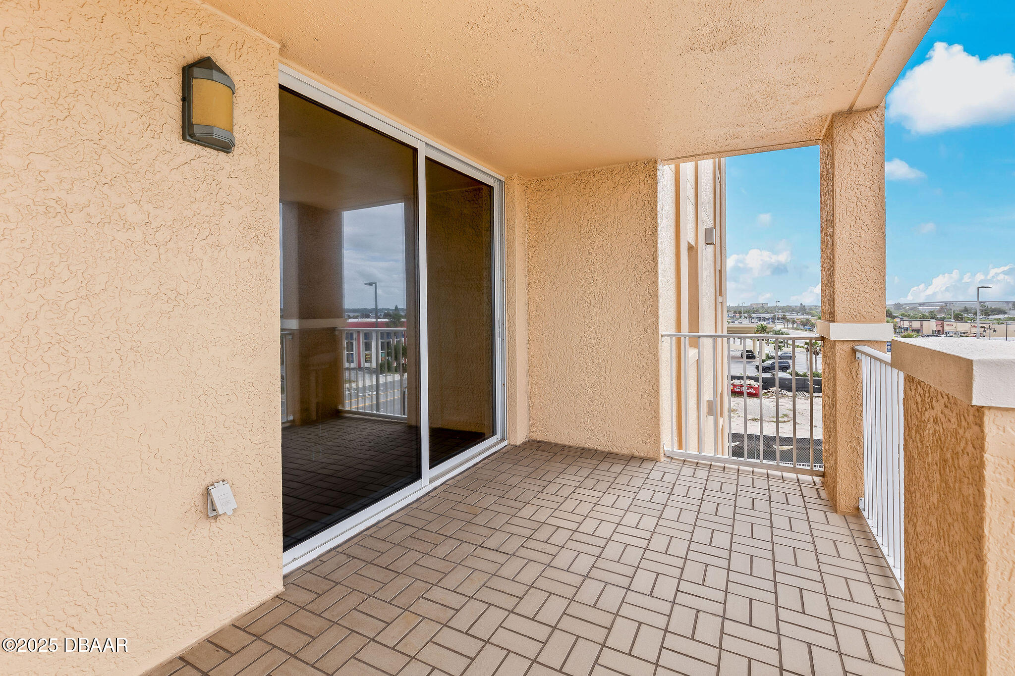 3145 S Atlantic Avenue Unit: 405