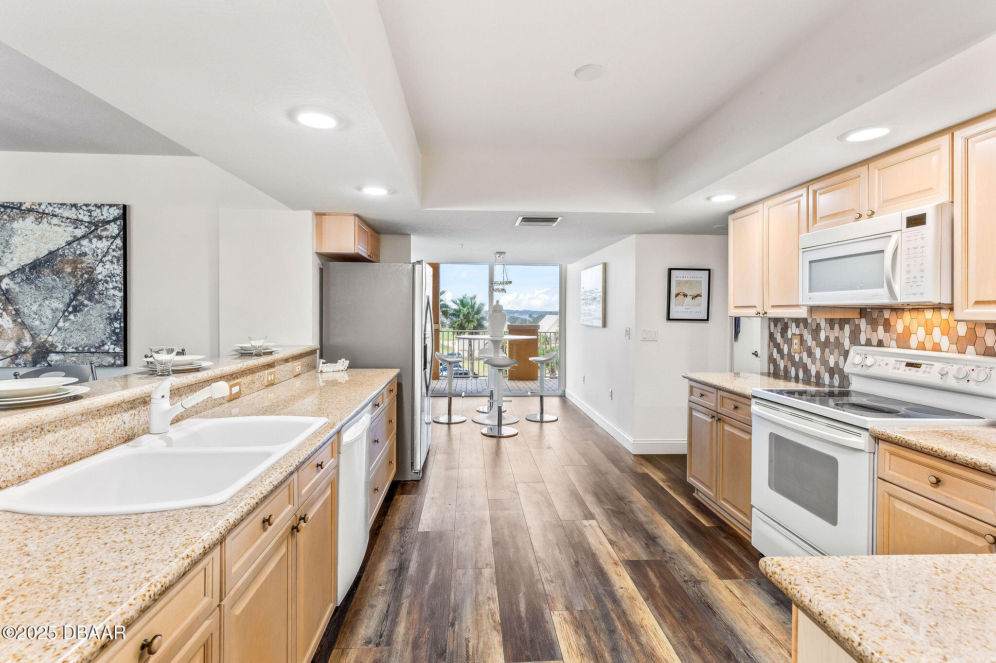 3145 S Atlantic Avenue Unit: 405