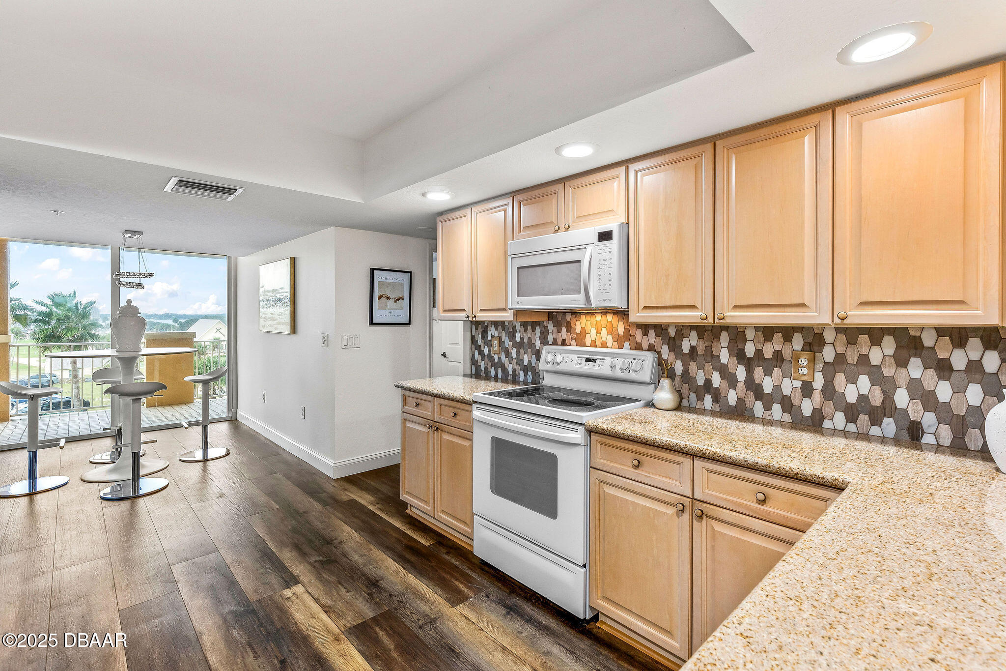 3145 S Atlantic Avenue Unit: 405