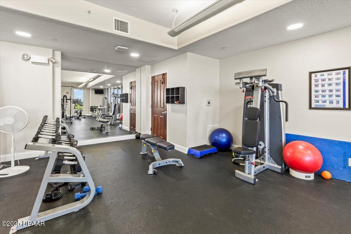 2515 S Atlantic Avenue, 1107